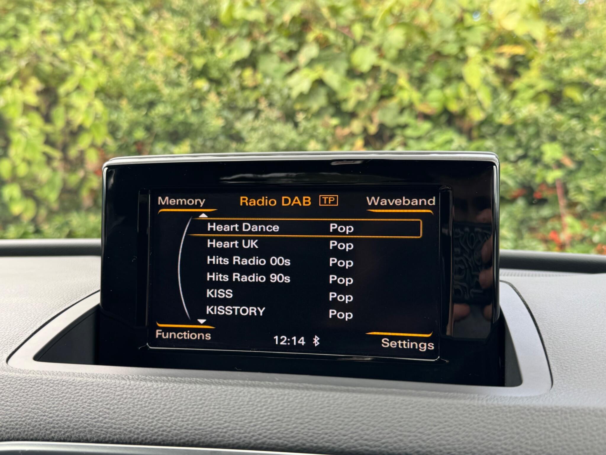 Audi Q3 view 45