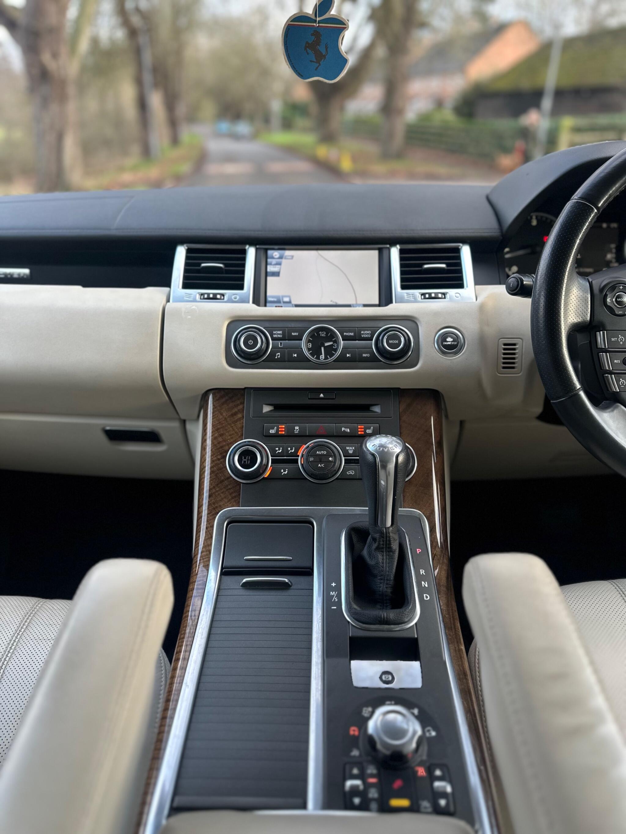 2011 Land Rover Range Rover Sport image 26