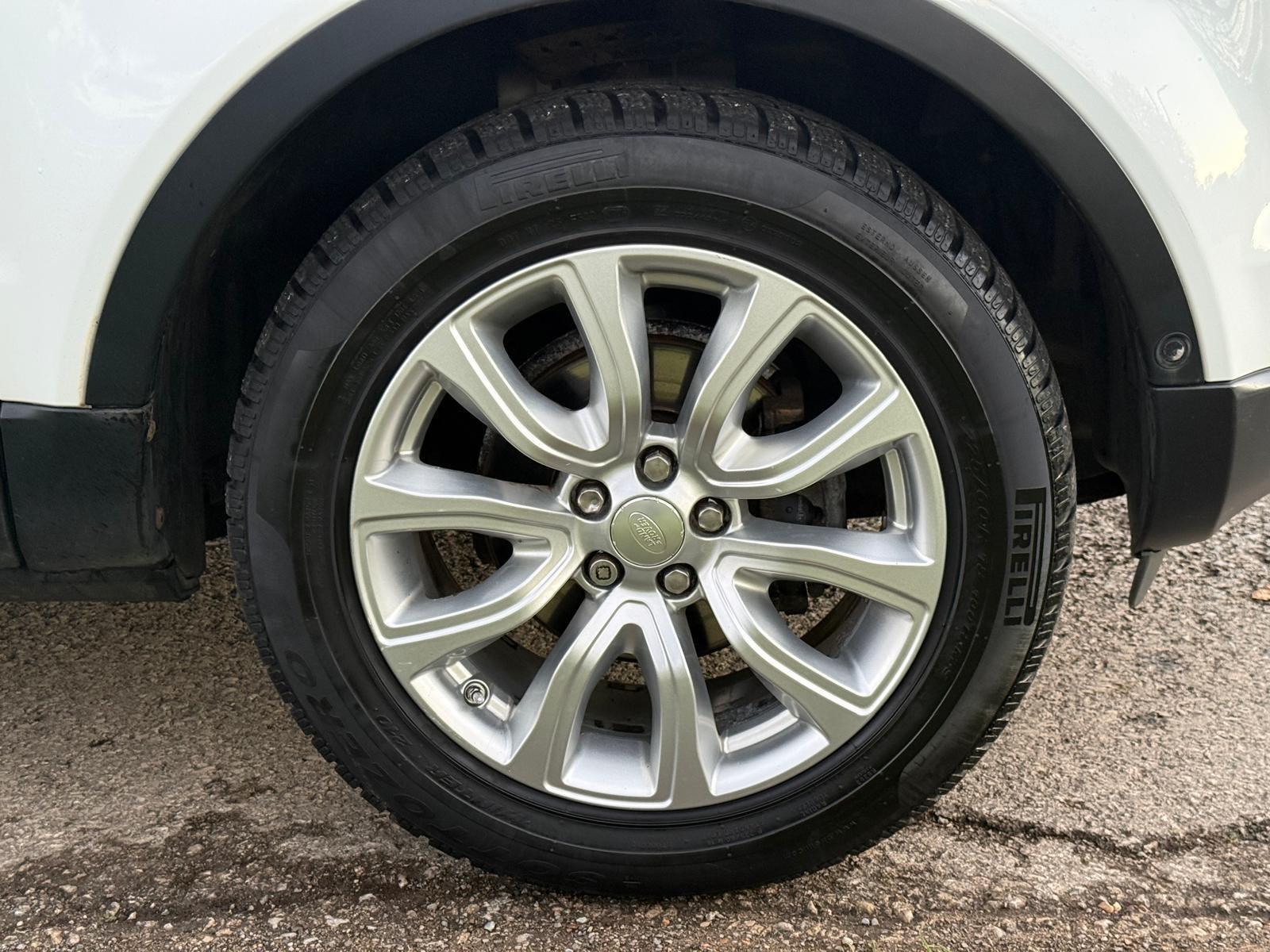 Land Rover Range Rover Evoque - Image 12