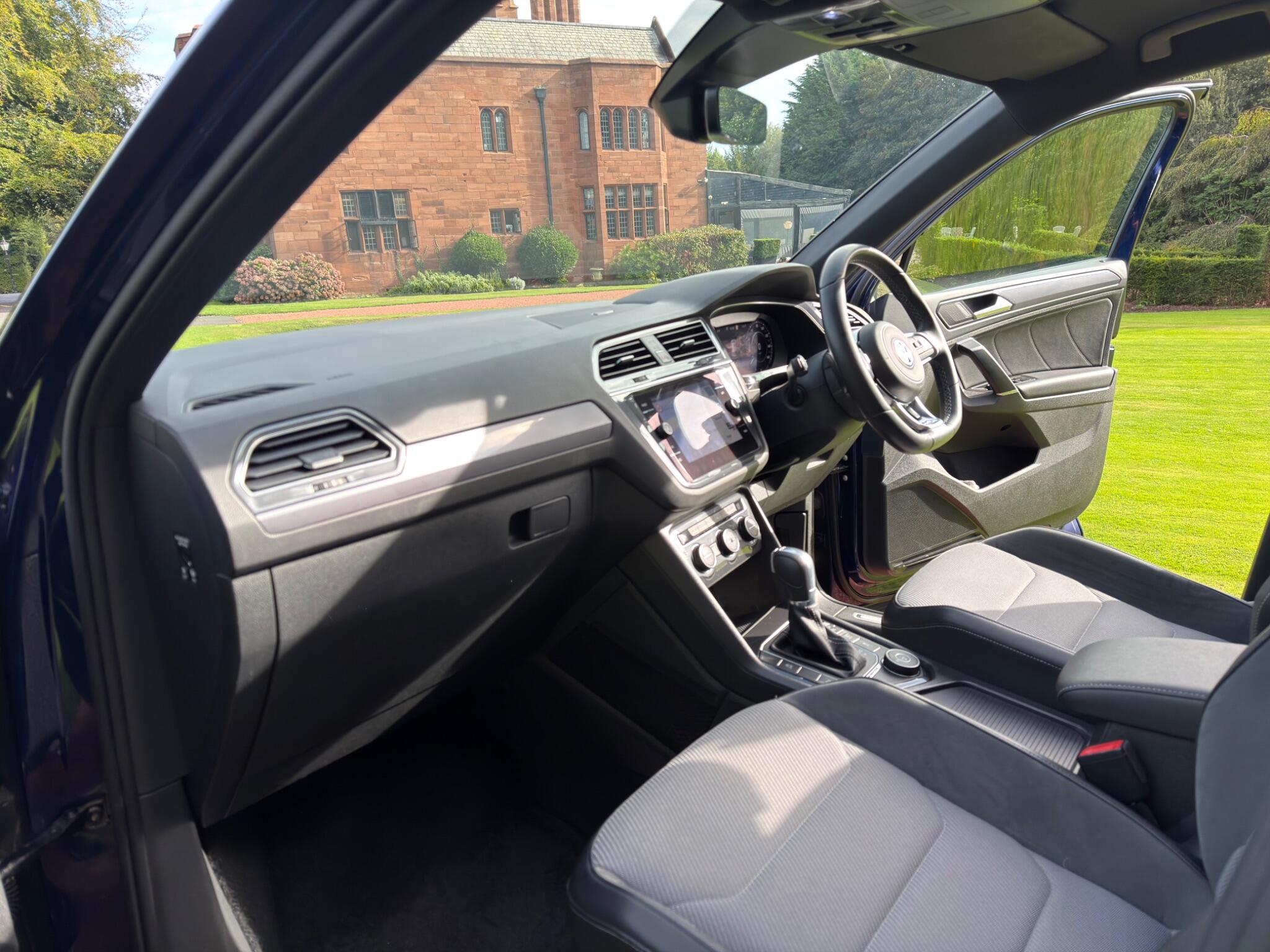 Volkswagen Tiguan view 24