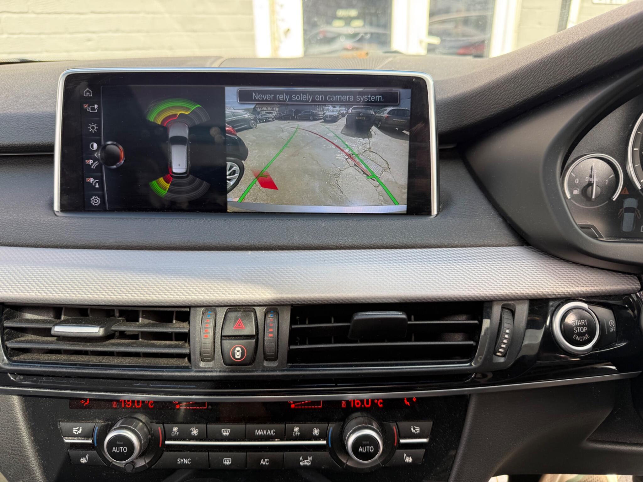 BMW X5 view 9