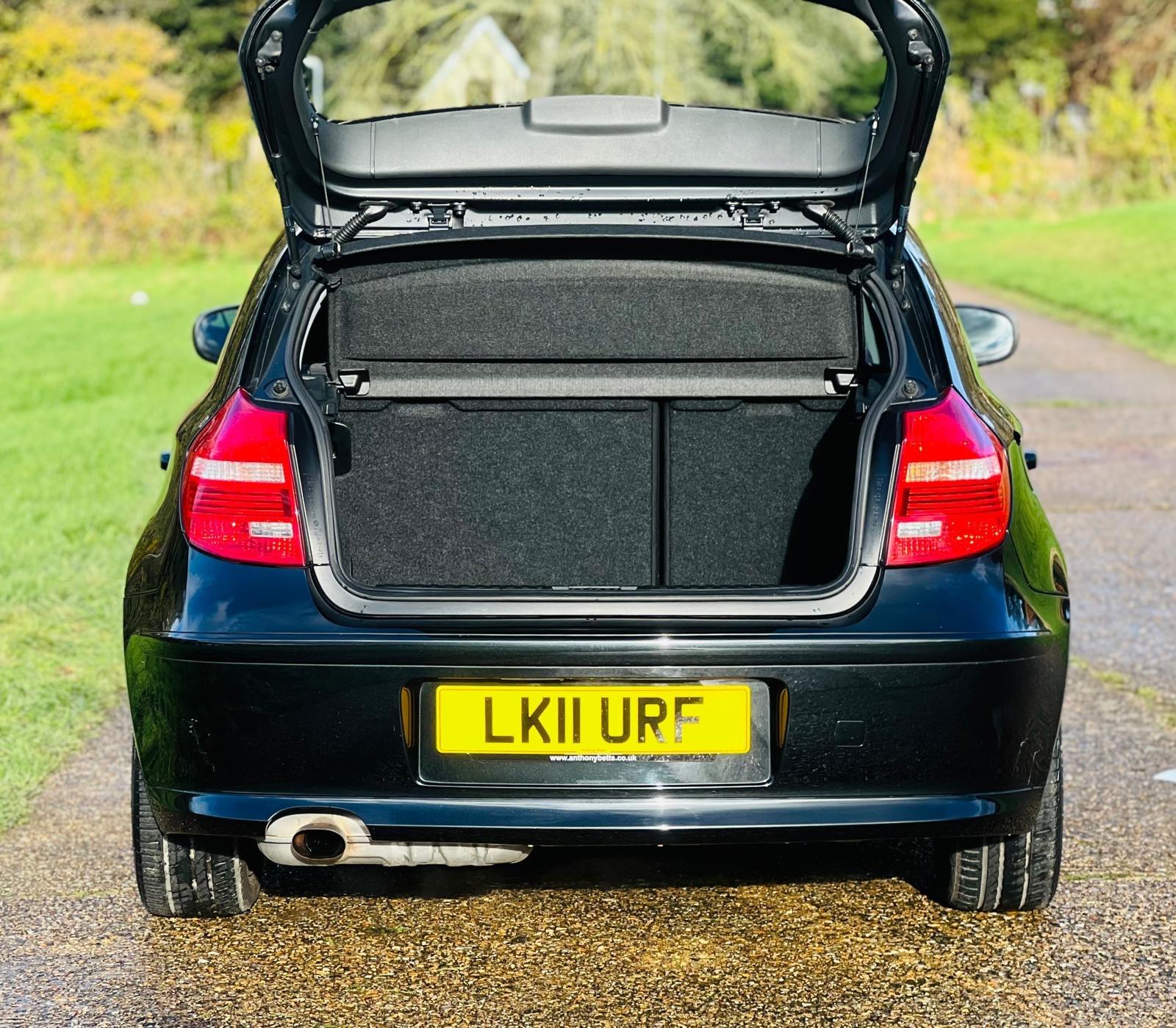 2011 BMW 1 Series image 17