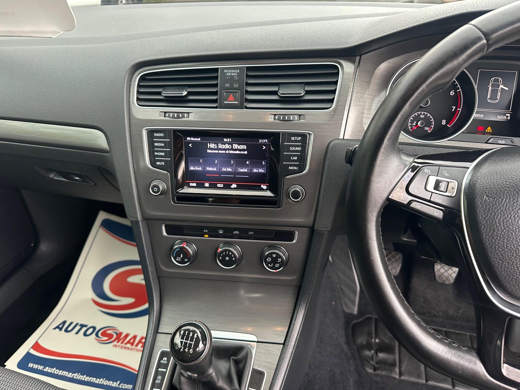 Volkswagen Golf view 22