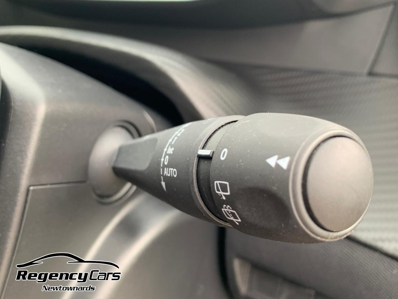 Peugeot 208 view 18