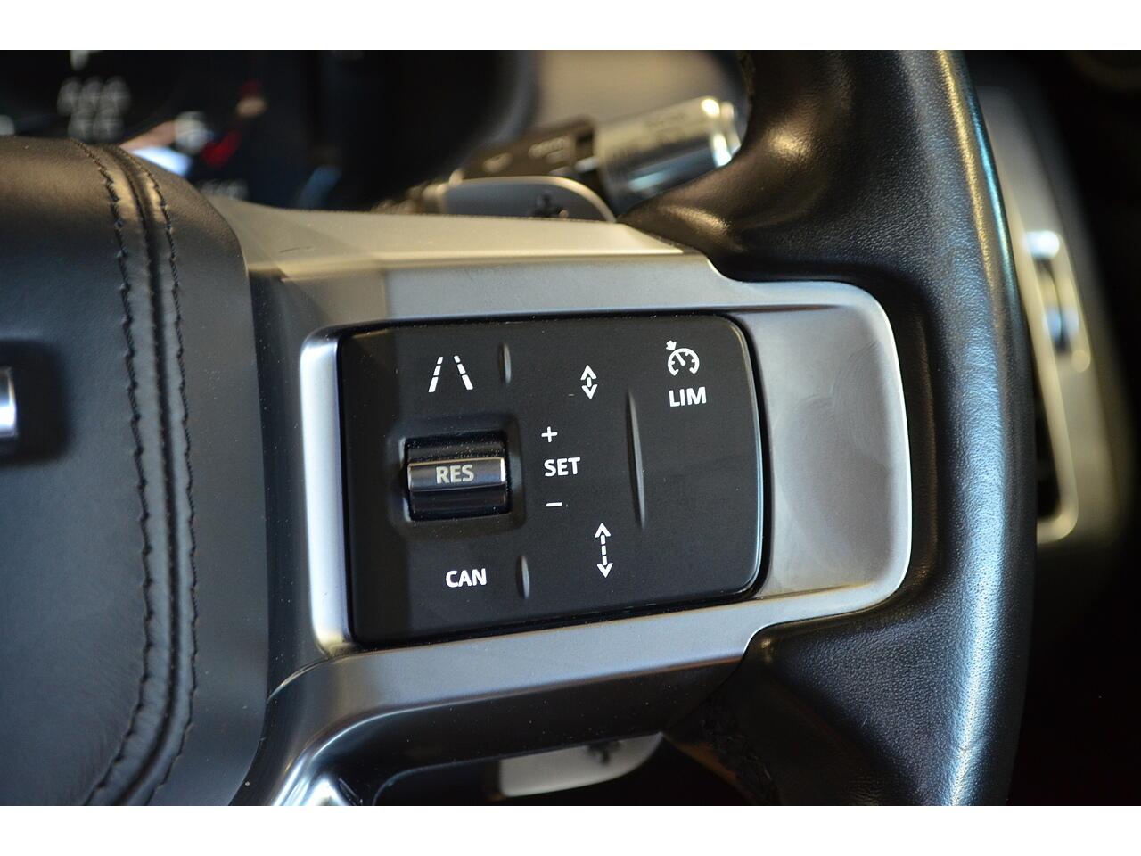 Land Rover Discovery view 35