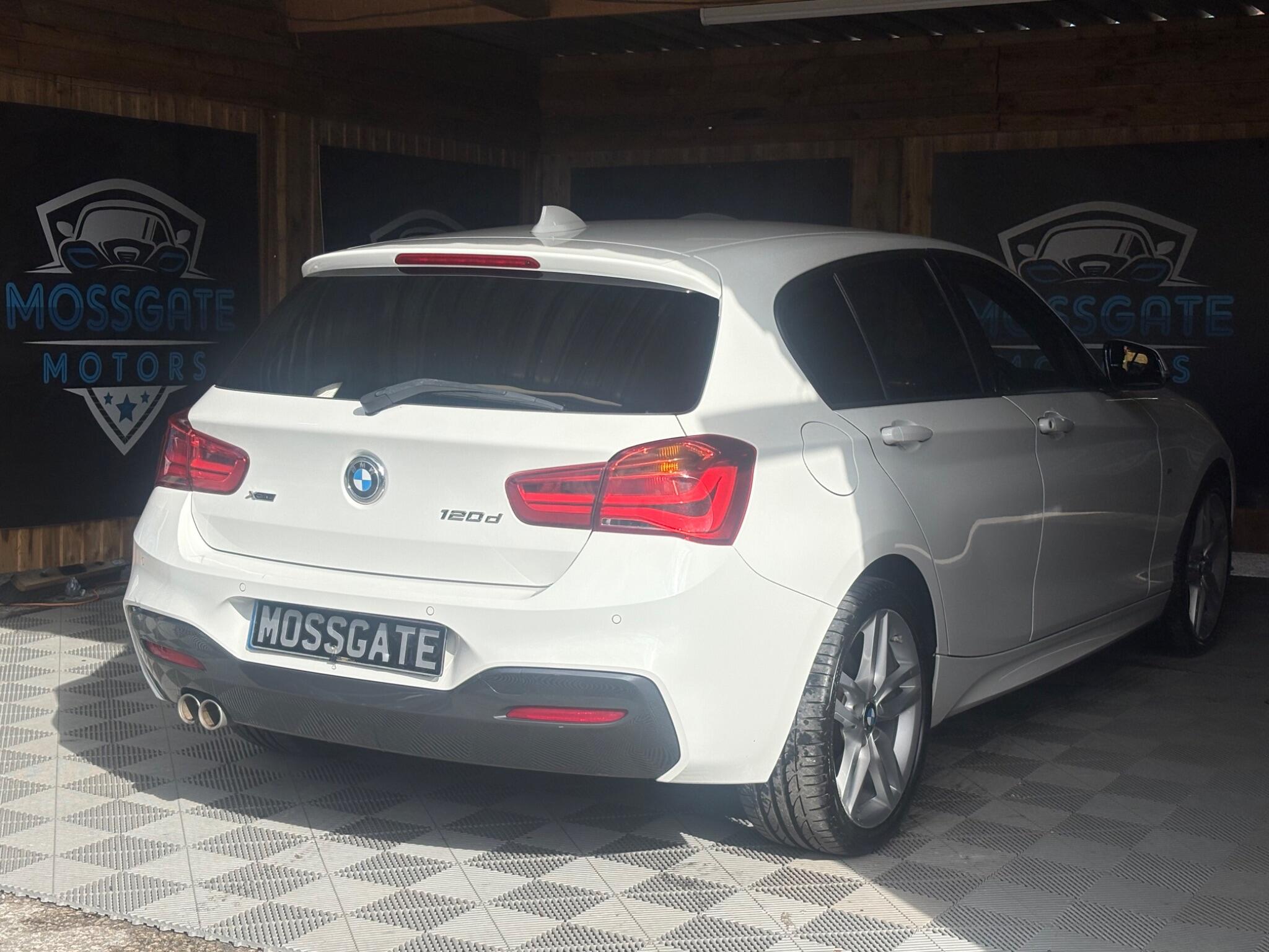 BMW 1 Series view 10