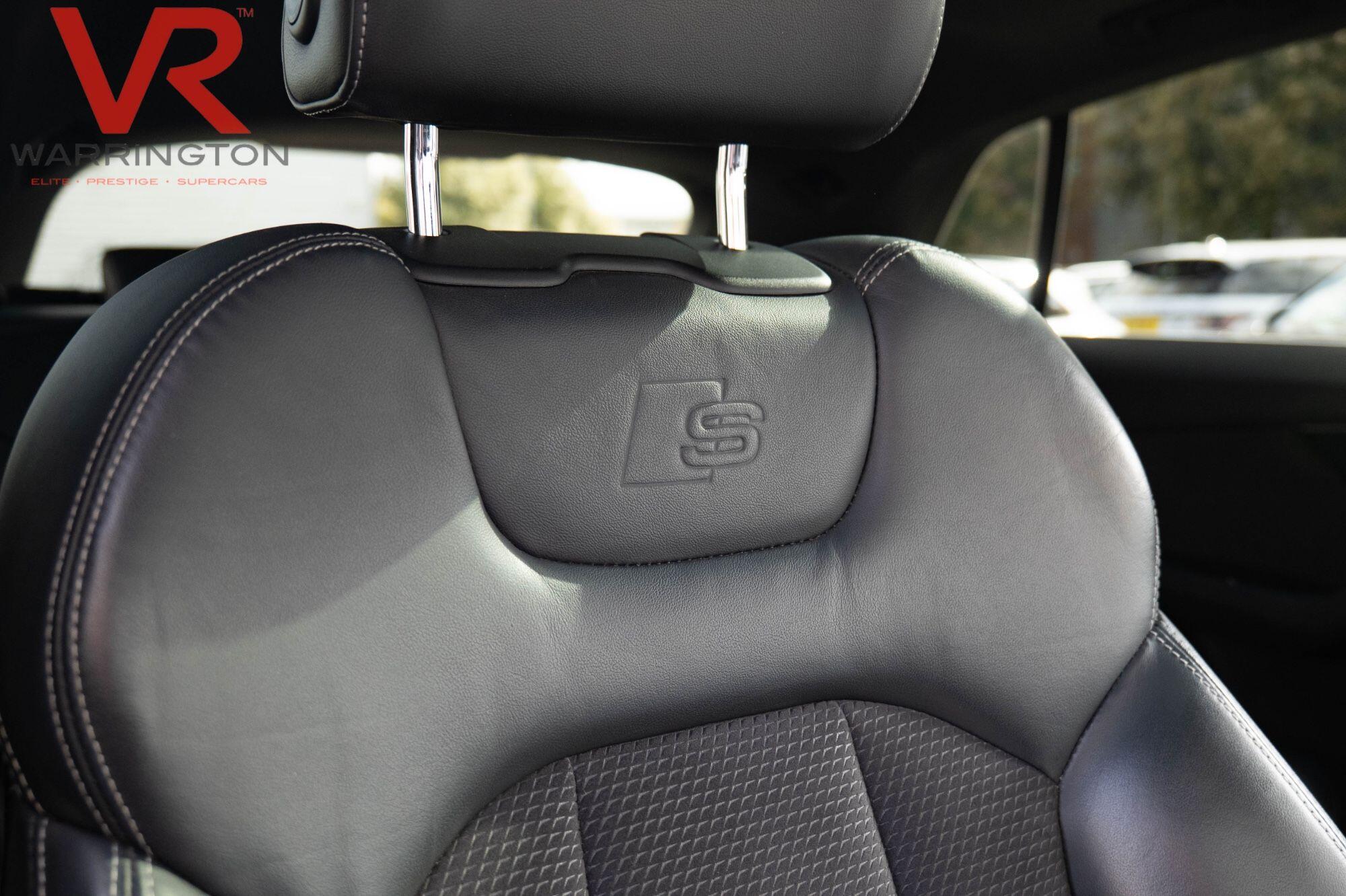 Audi Q8 view 23