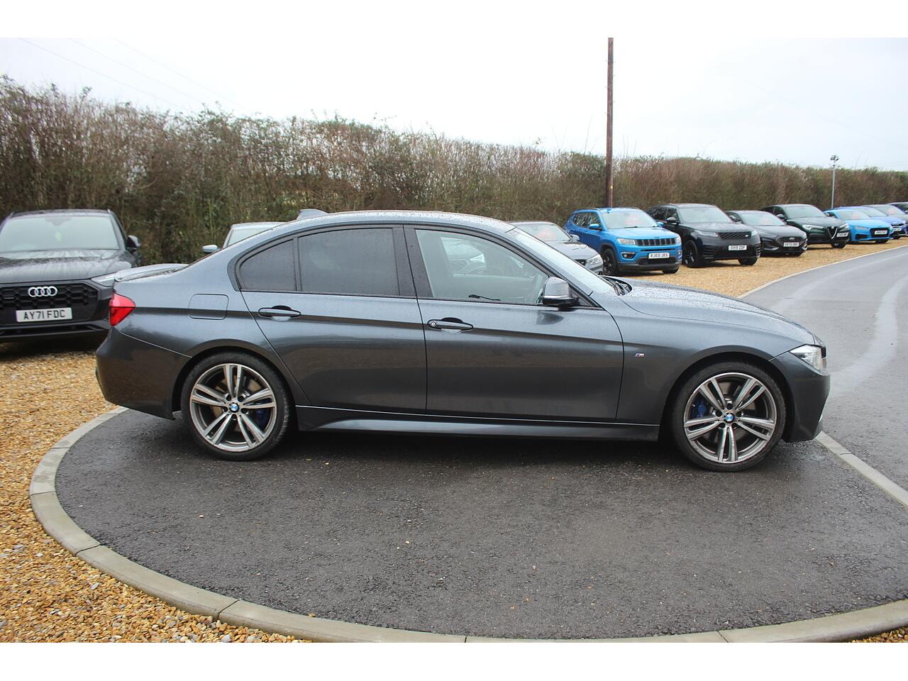 BMW 3 Series view 5