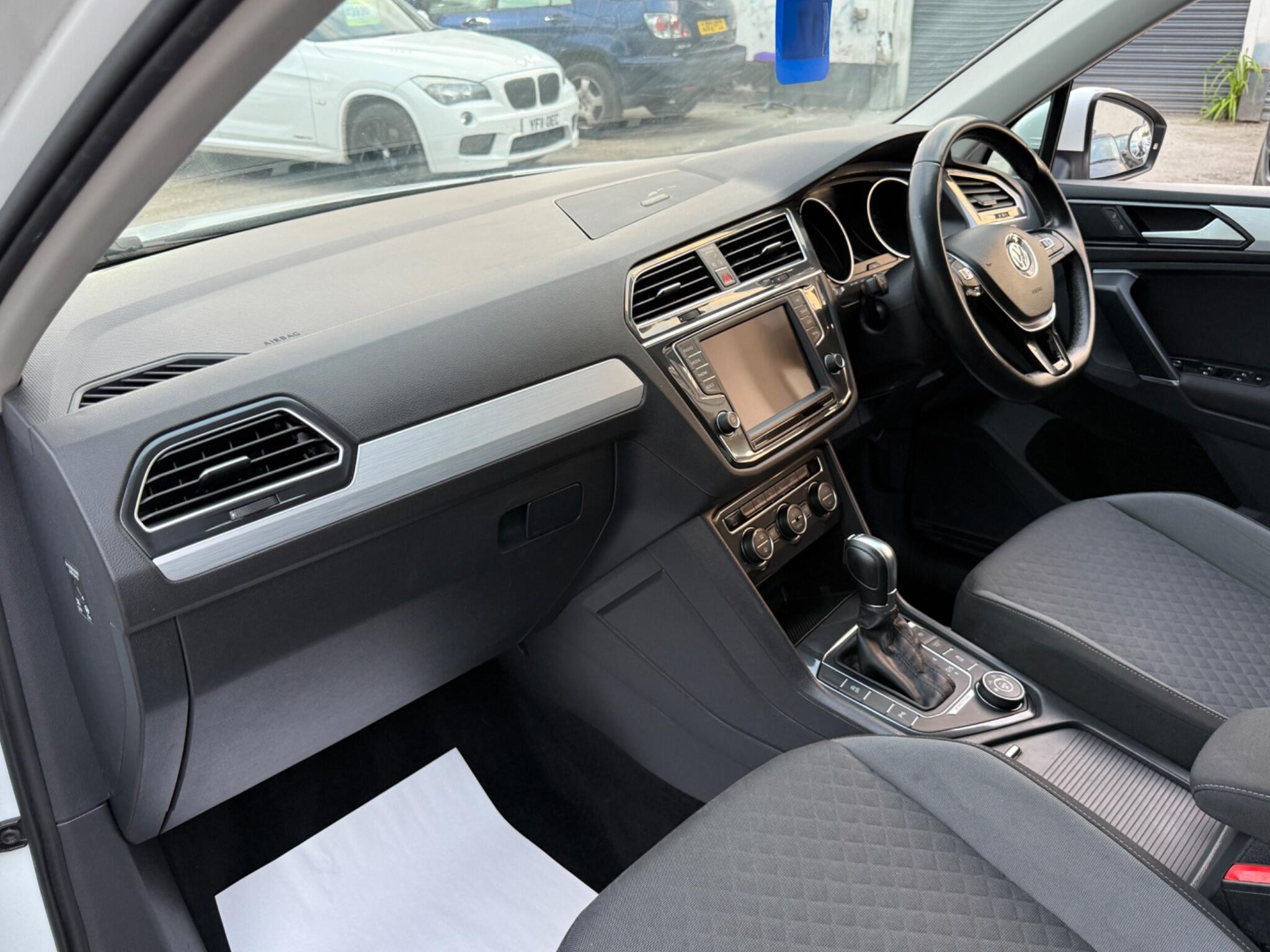 Volkswagen Tiguan - Image 51