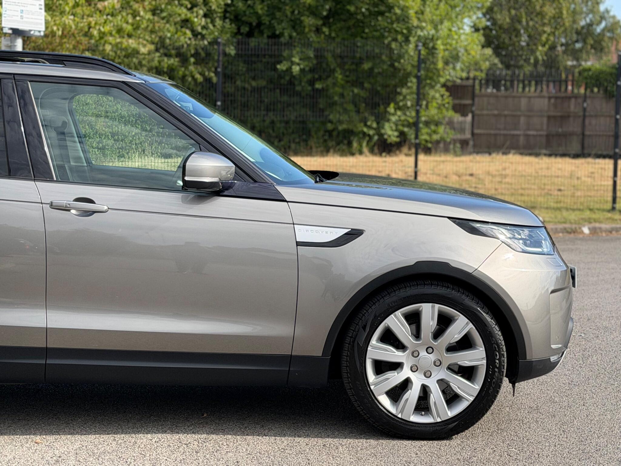 Land Rover Discovery view 14