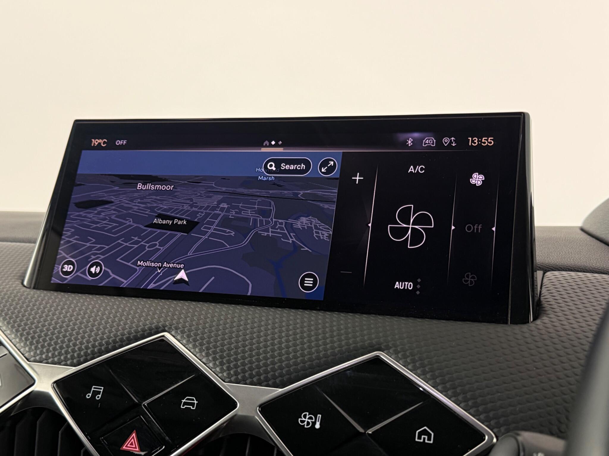 DS Automobiles DS 3 view 26