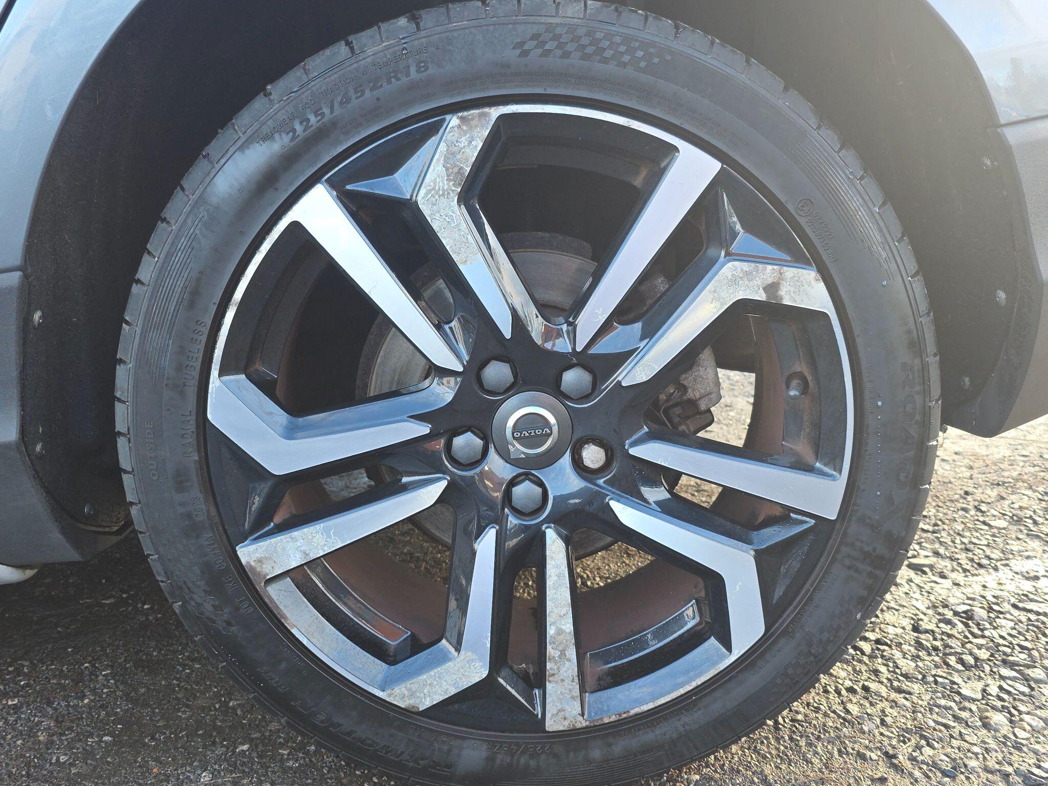 2017 Volvo V40 Cross Country 2.0 T3 Pro Euro 6 (s/s) 5dr • 44,733 miles image 43