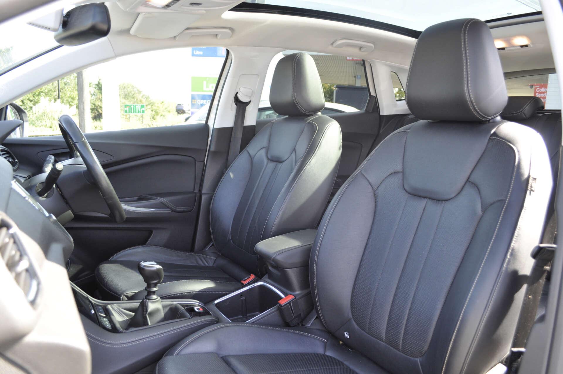 Vauxhall Grandland X view 13