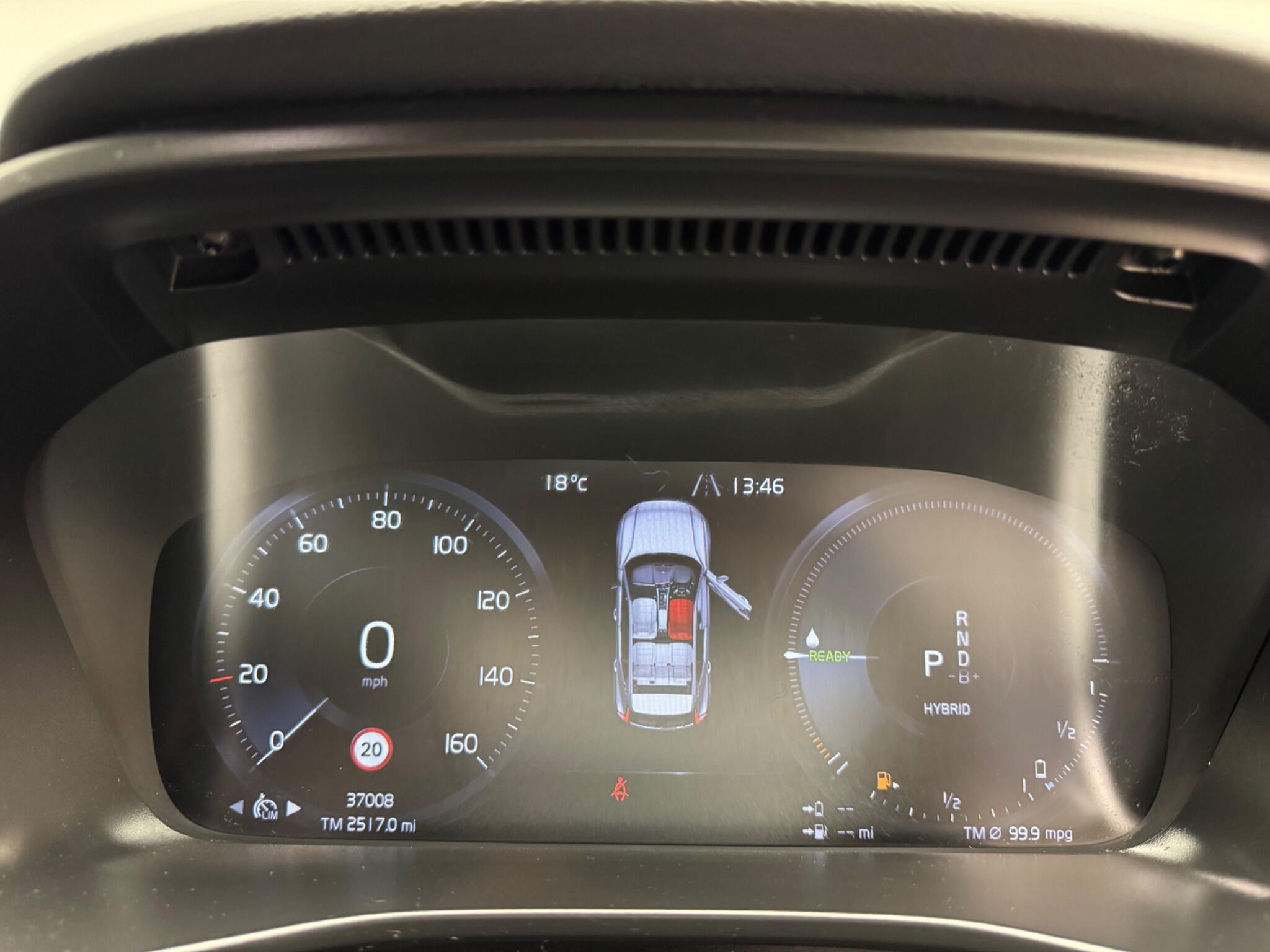 Volvo XC40 view 14