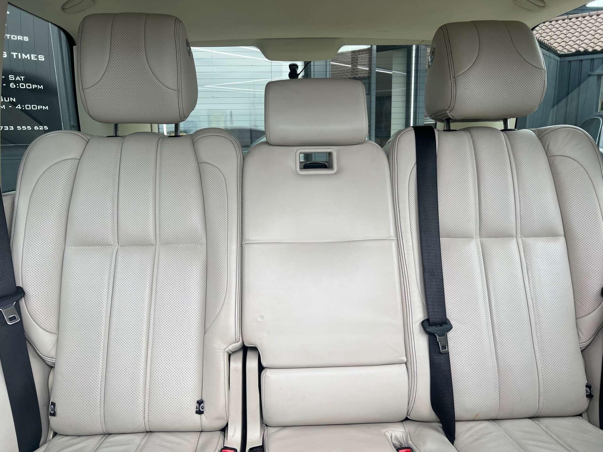 Land Rover Range Rover view 35