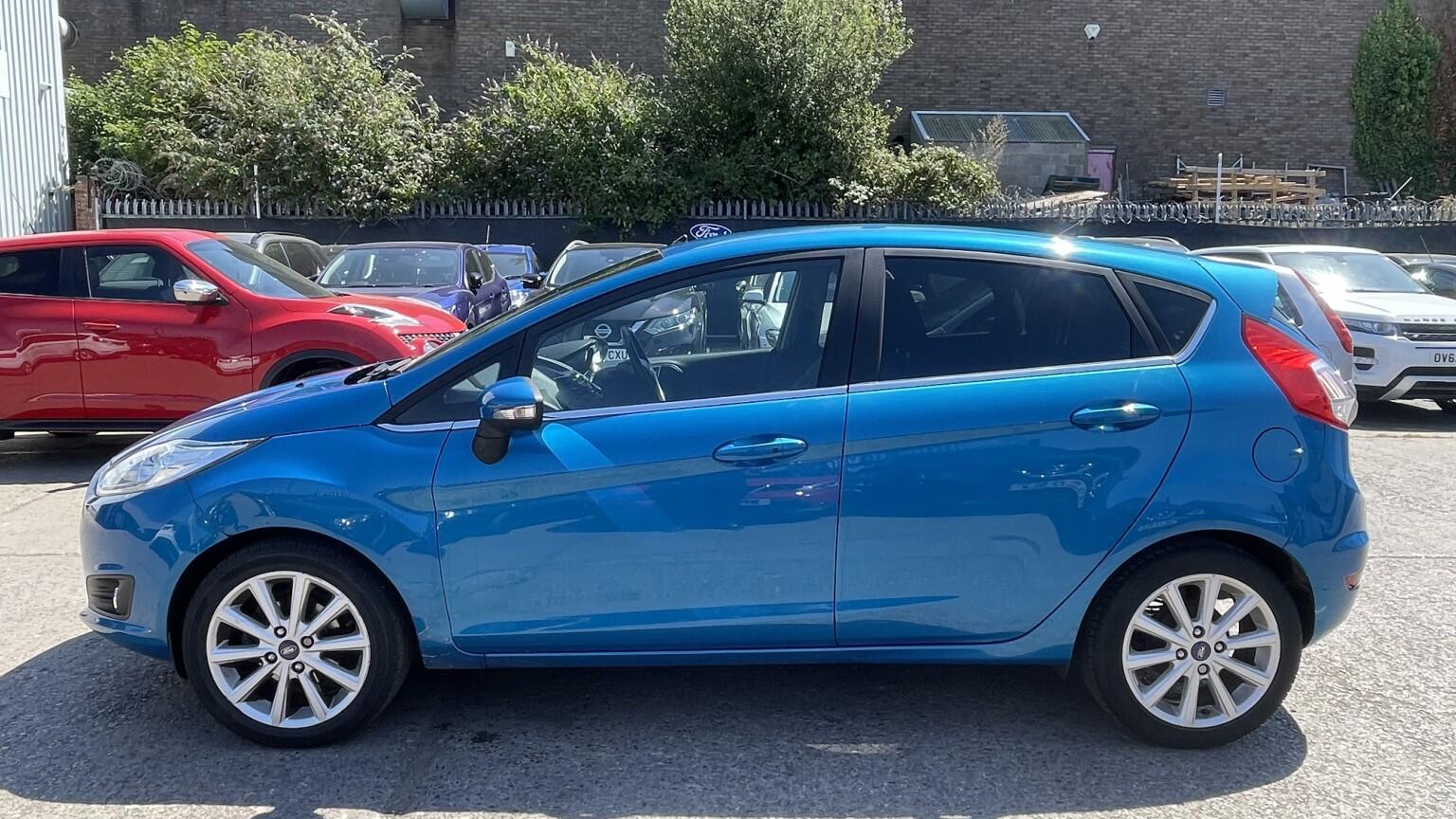 Ford Fiesta view 13
