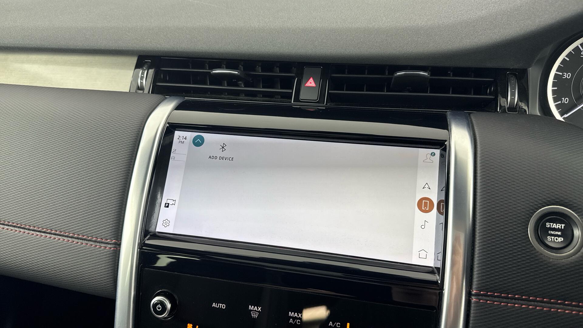 Land Rover Discovery Sport view 34
