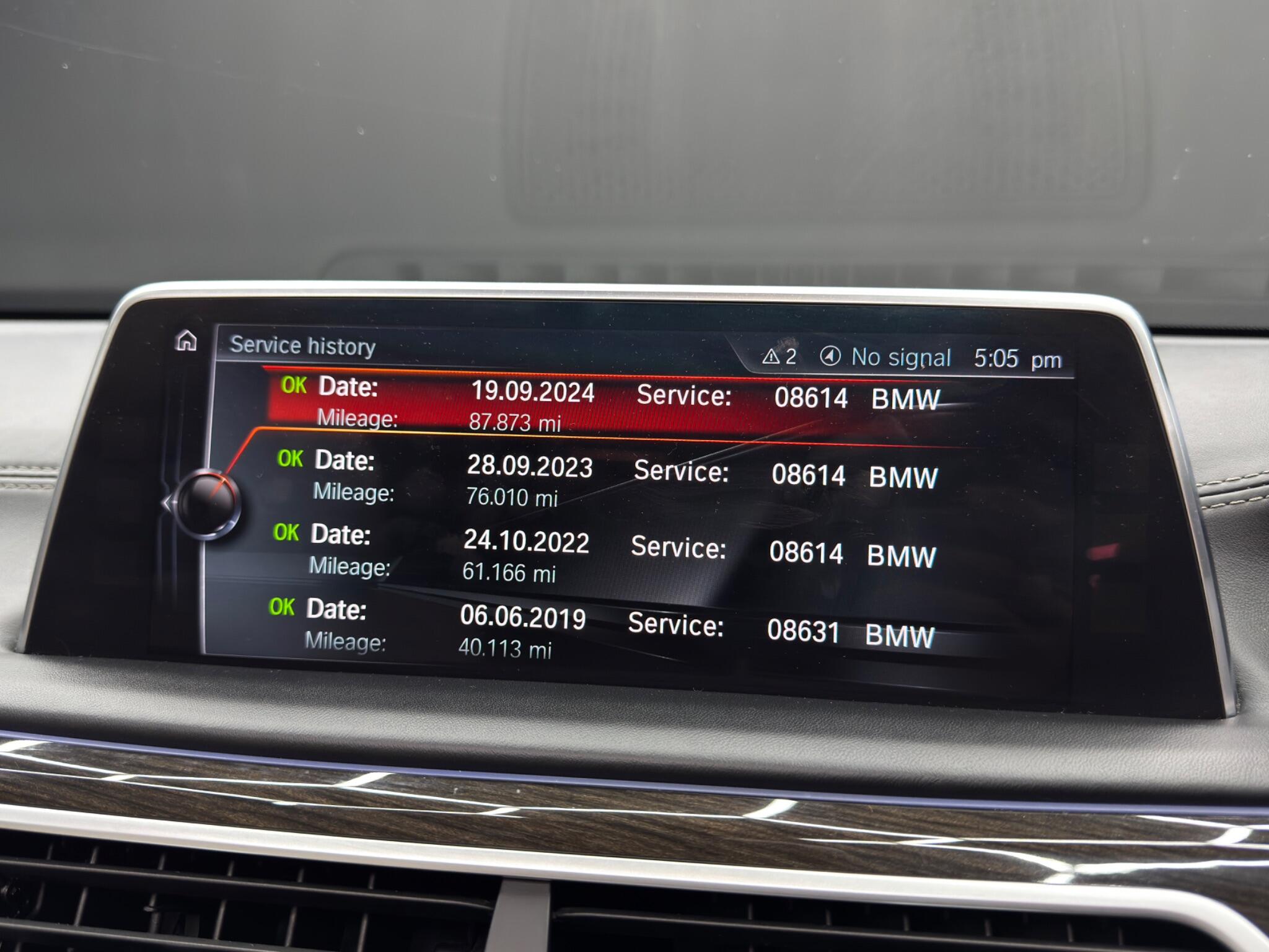 BMW 7 Series view 40