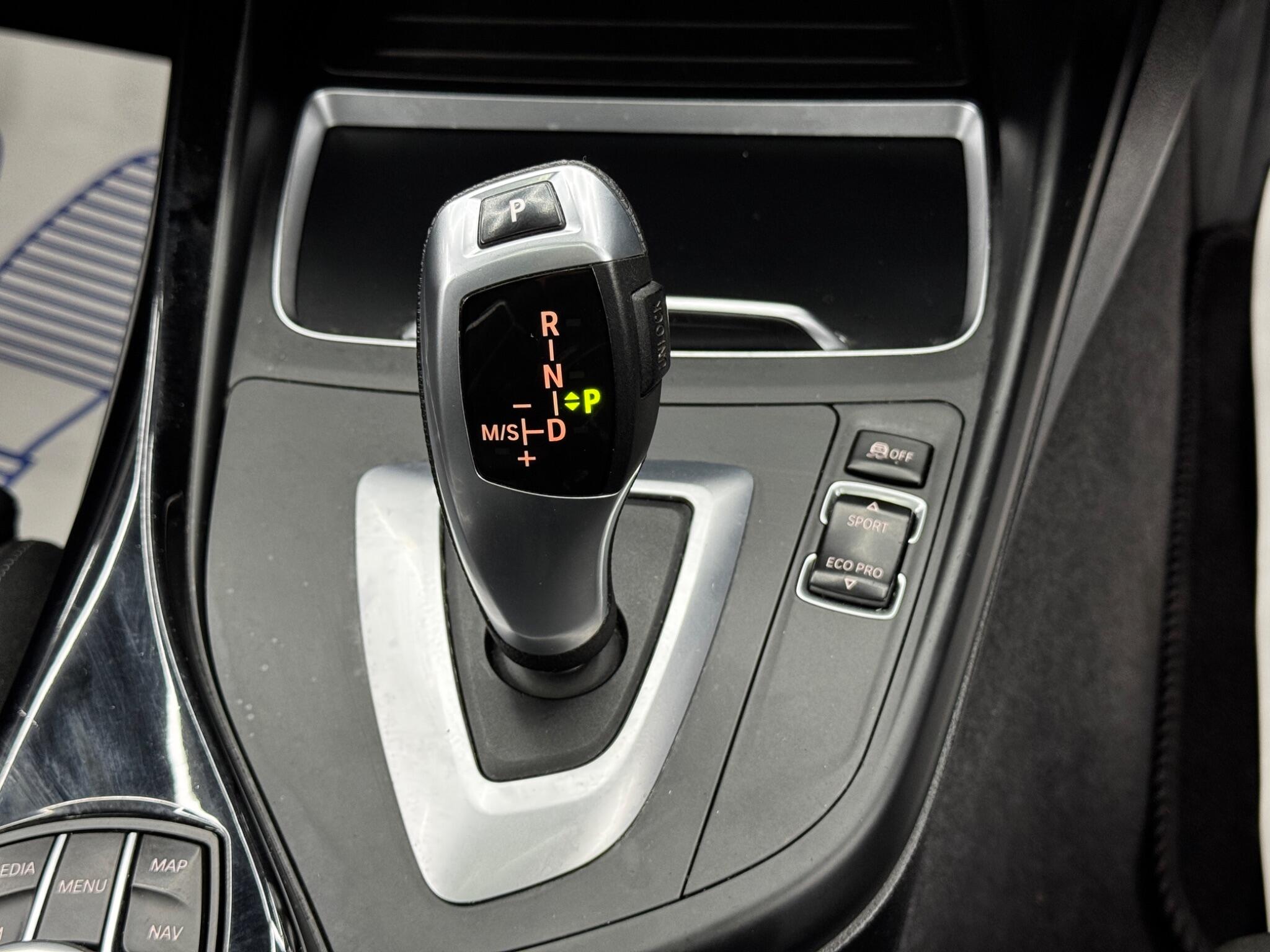 BMW 2 Series view 24
