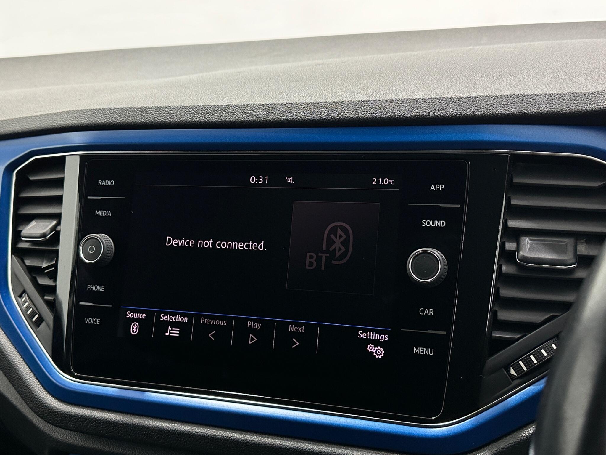 Volkswagen T-Roc view 25