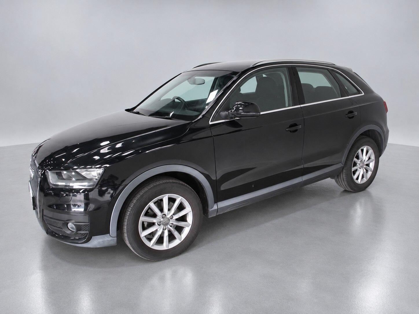 Audi Q3 view 5