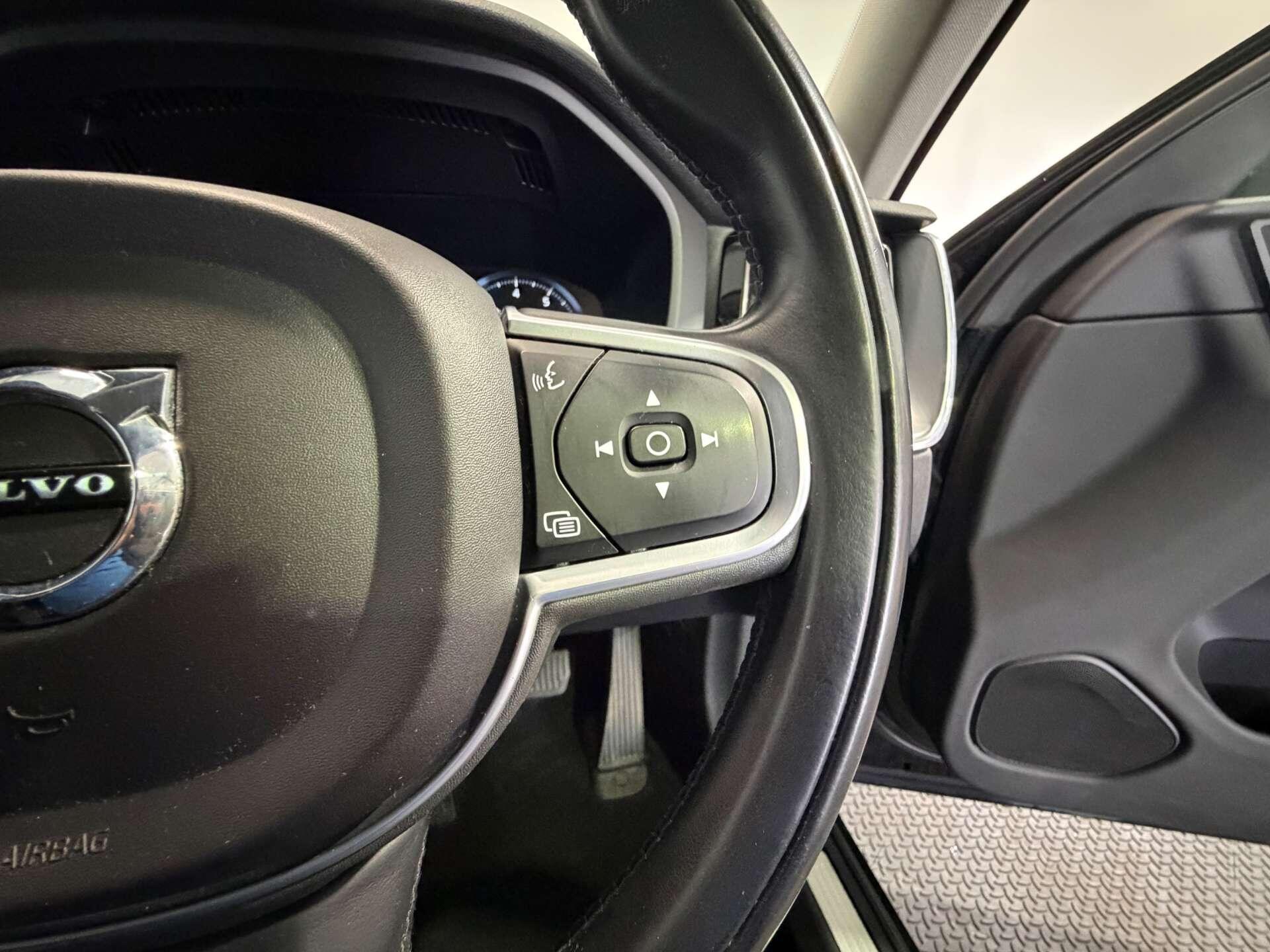 Volvo XC60 view 36