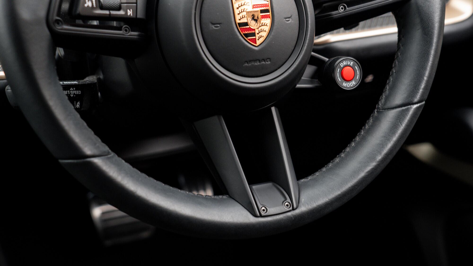 Porsche Cayenne view 26