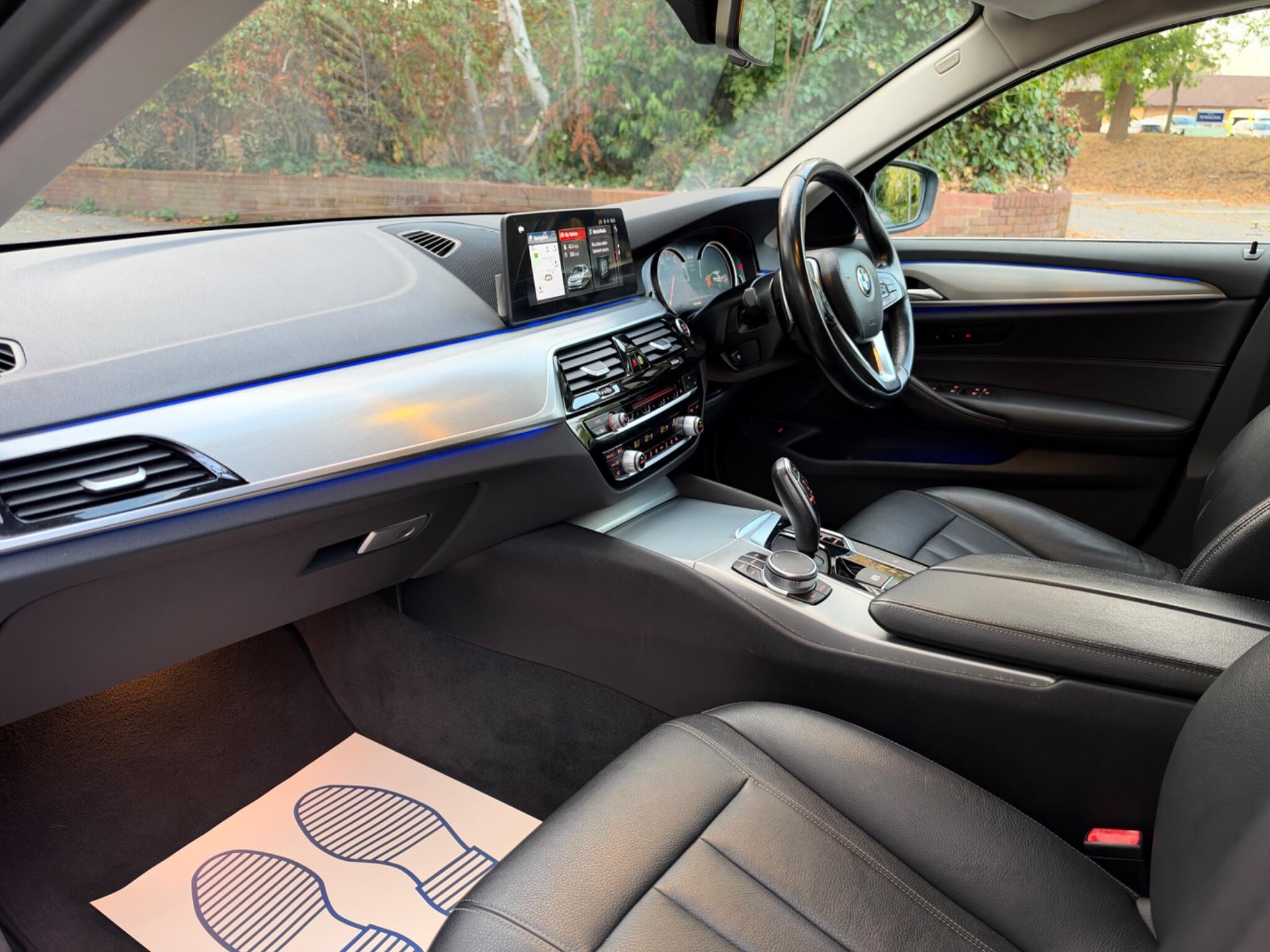 BMW 5 Series view 14