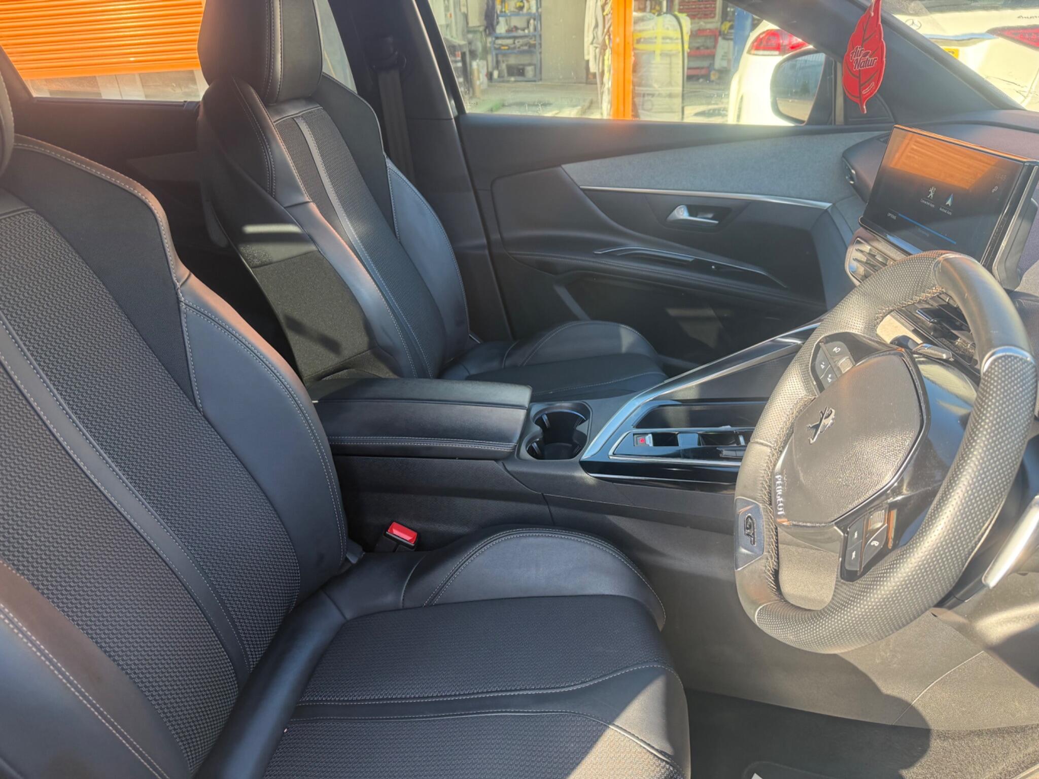 Peugeot 5008 view 26