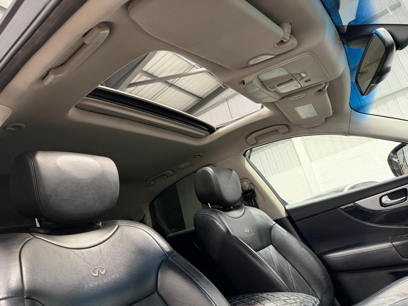 Infiniti QX70 view 39