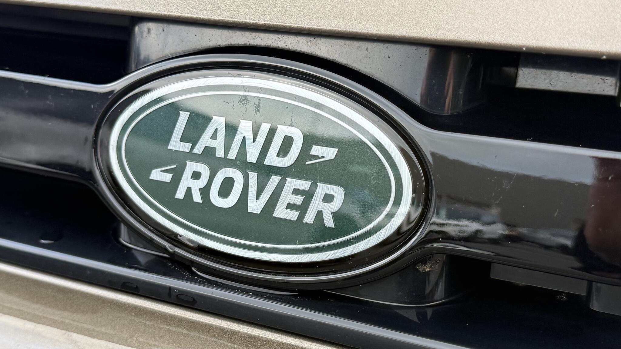 Land Rover Defender view 20