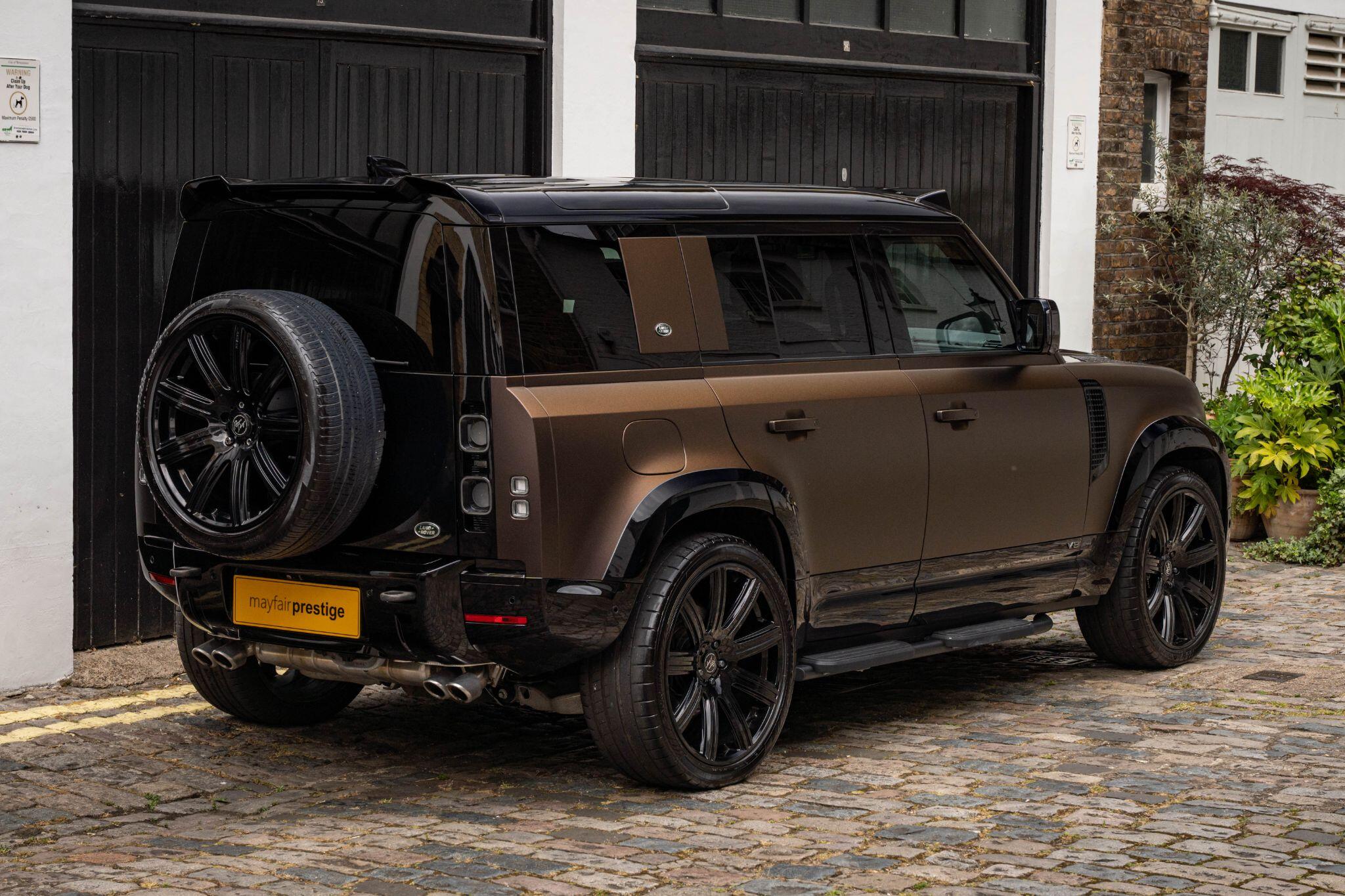 Land Rover Defender view 19