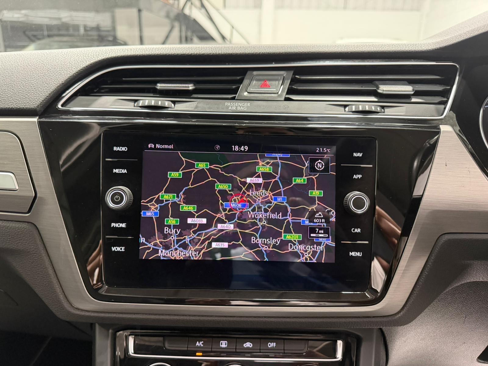 Volkswagen Touran view 29