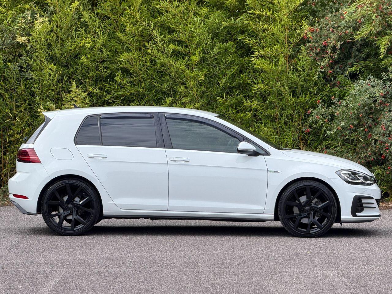 Volkswagen Golf view 3