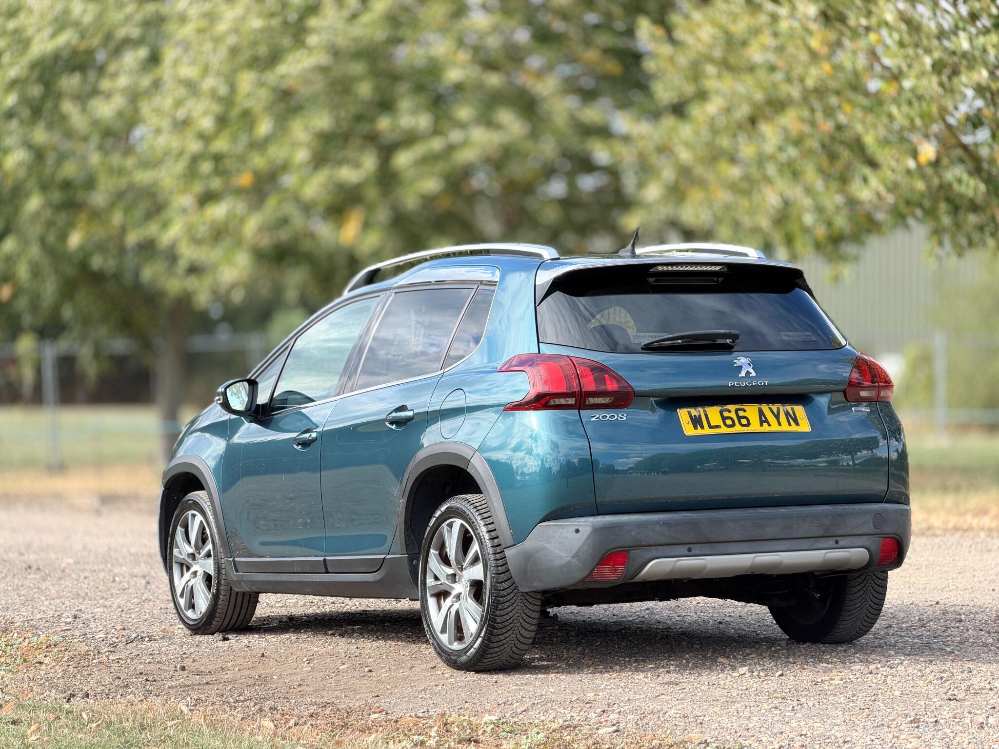 Peugeot 2008 view 12