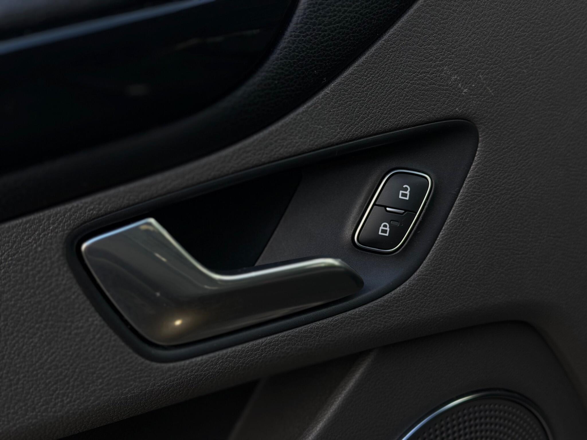 Ford Tourneo Custom view 15