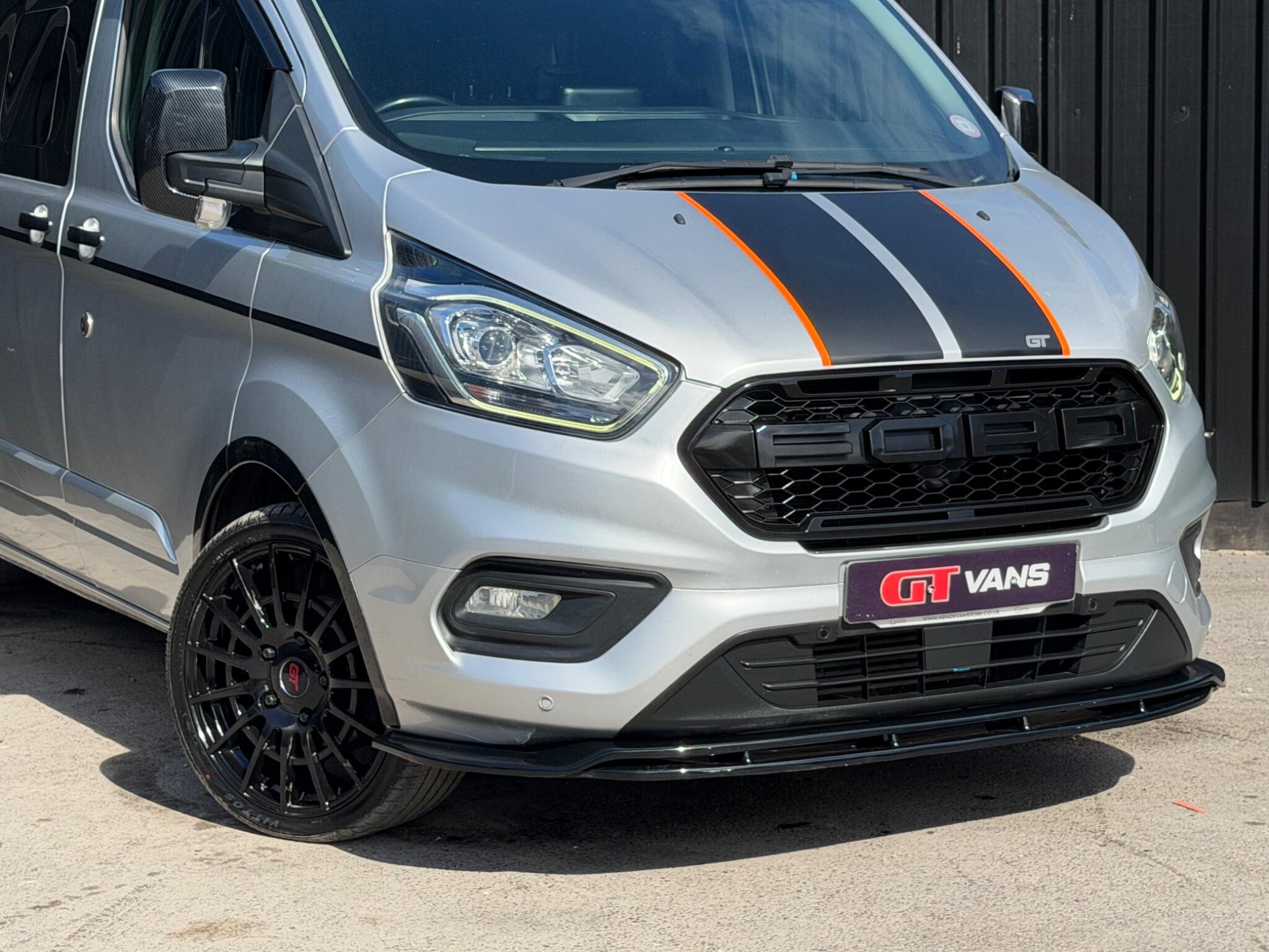 Ford Transit Custom view 9