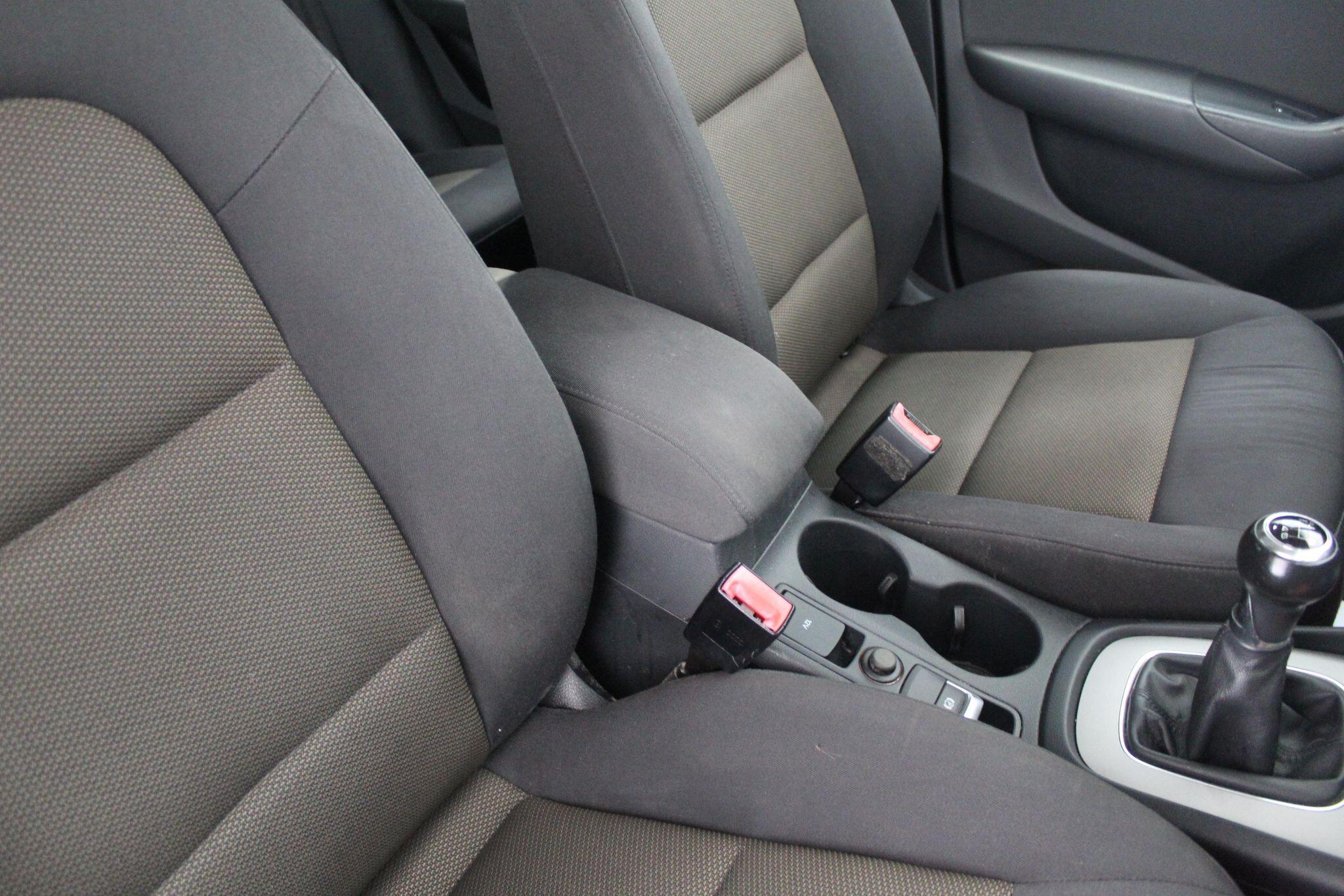 Audi Q3 view 41