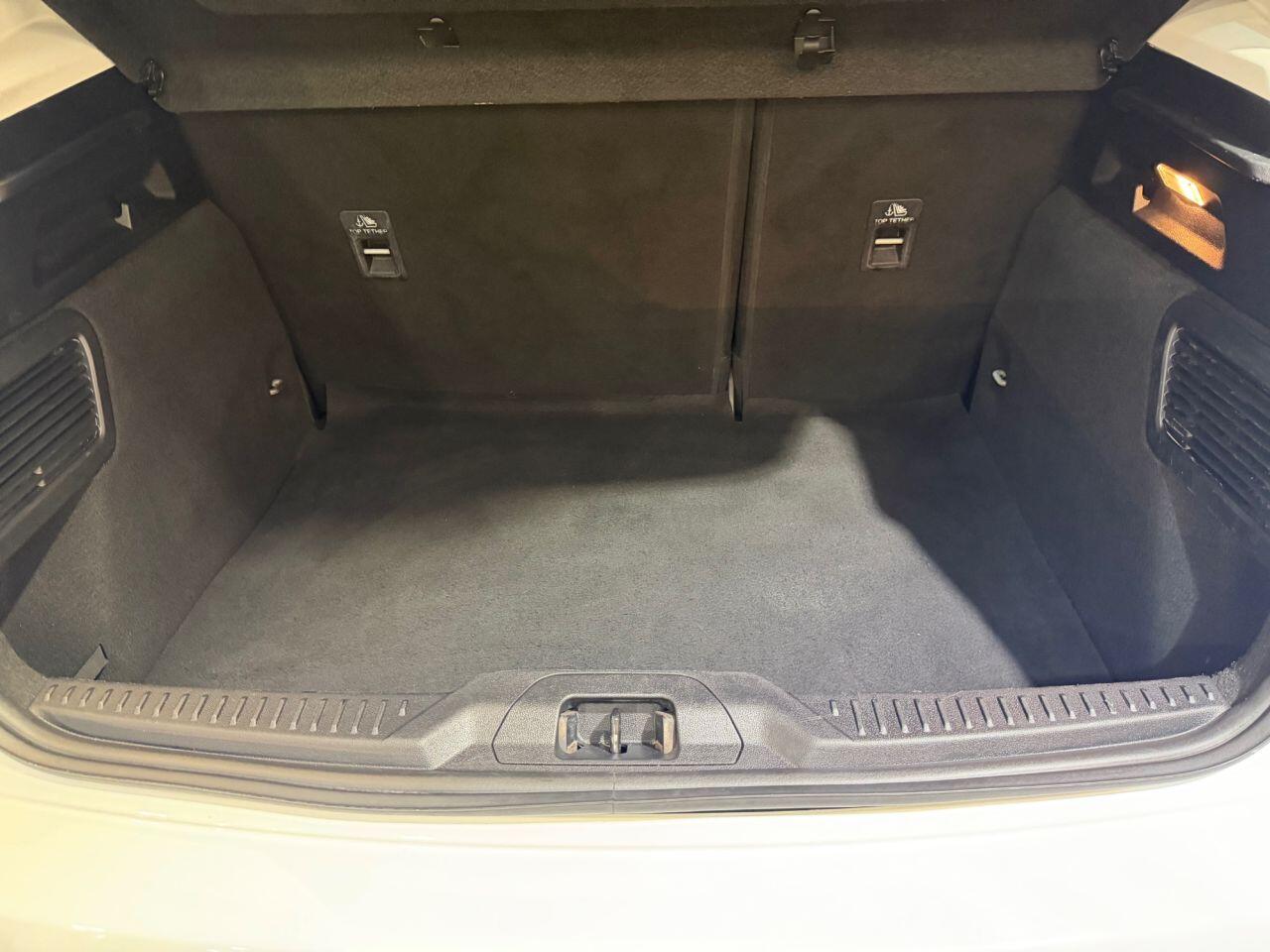 Ford Focus view 25