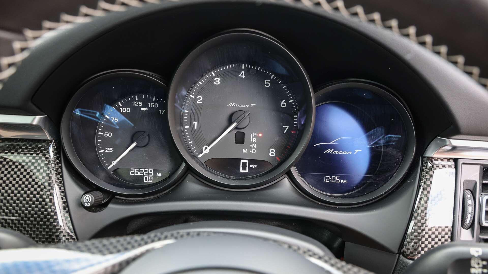 Porsche Macan view 19