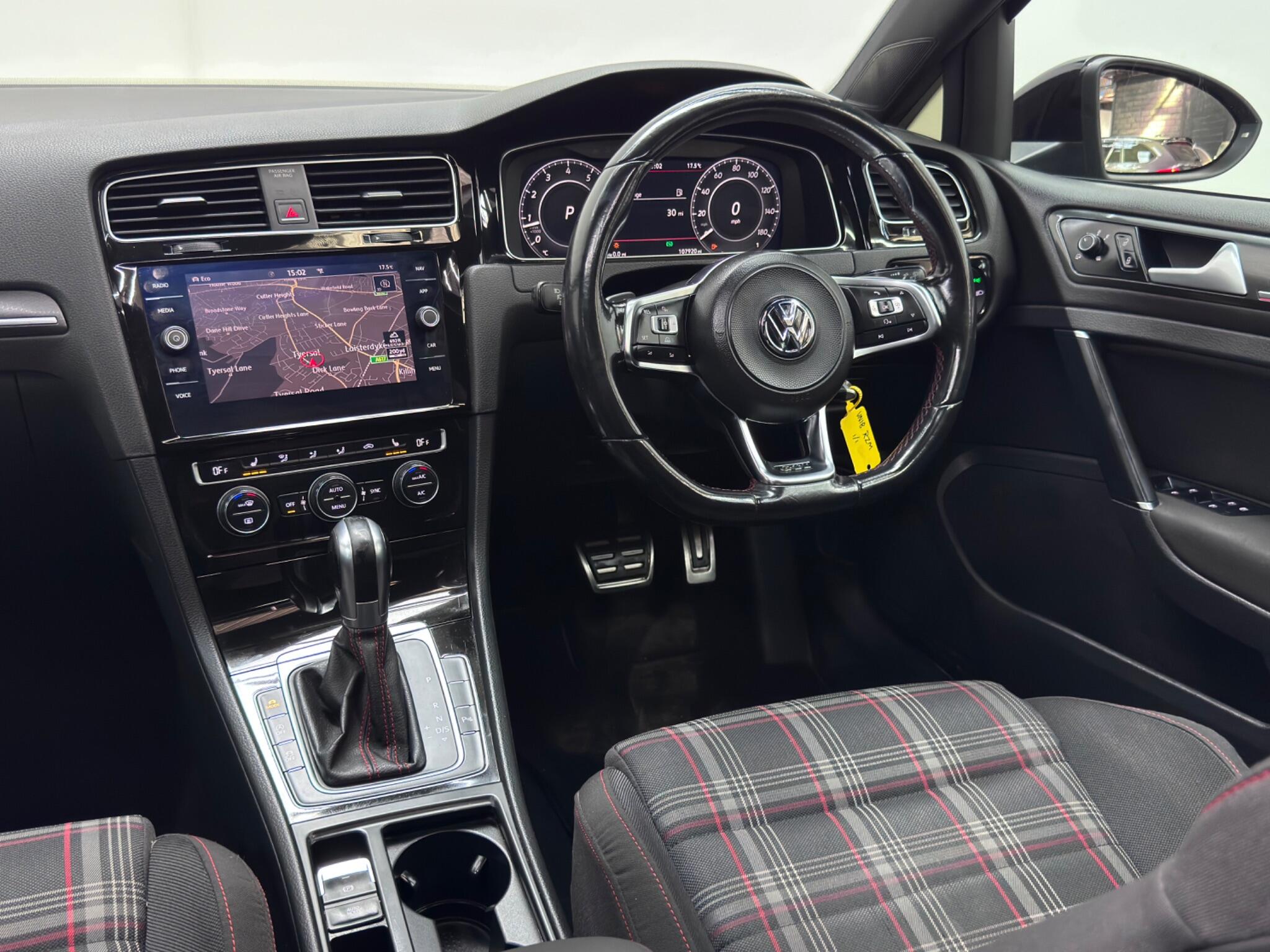 Volkswagen Golf view 11