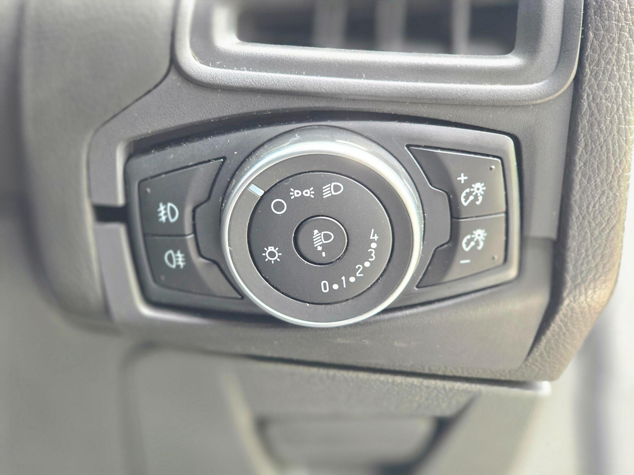 Ford Focus view 35