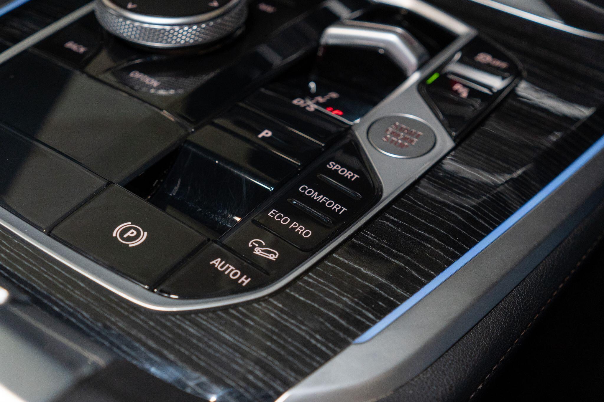 BMW X5 view 34