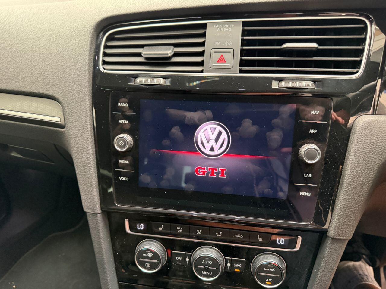 Volkswagen Golf view 34