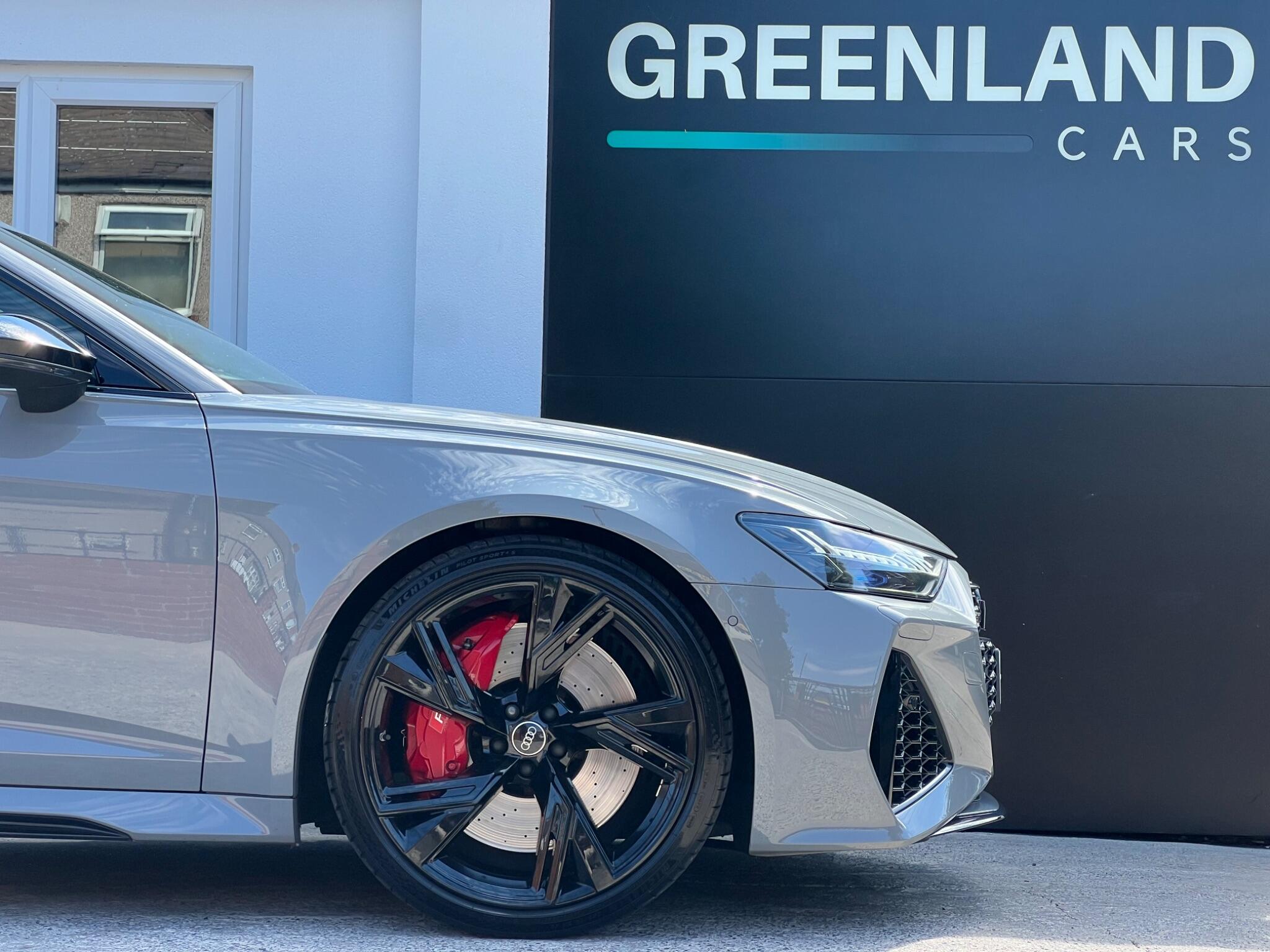 Audi RS6 view 7
