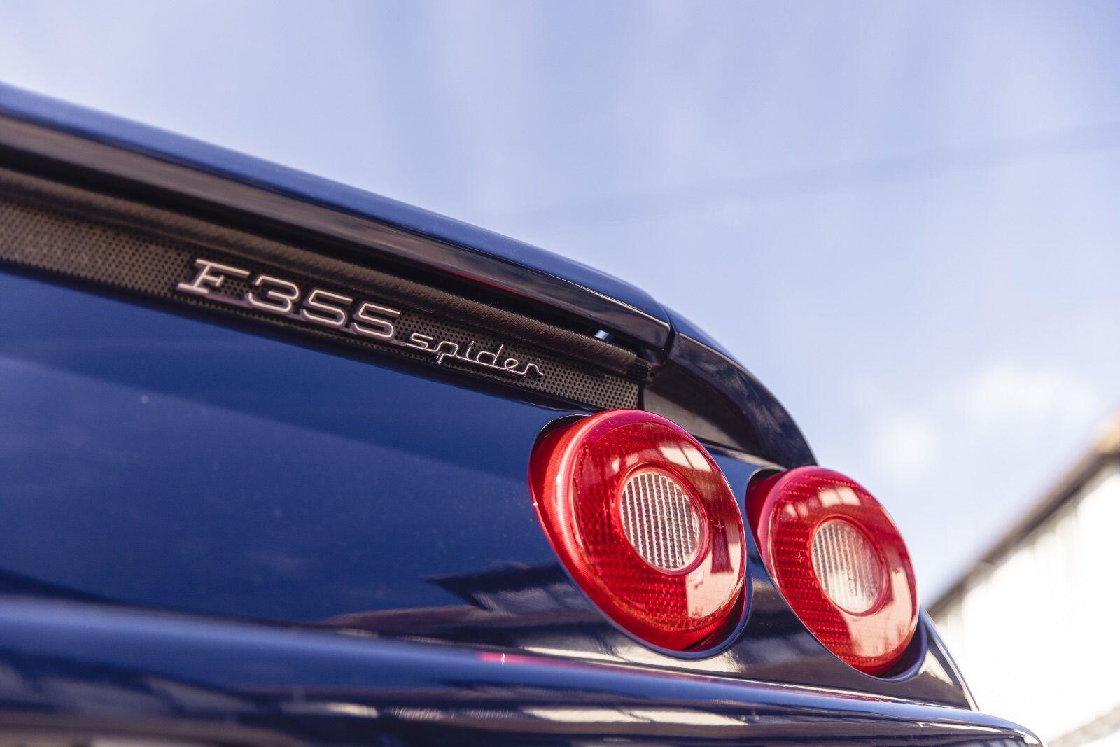 Ferrari F355 view 27
