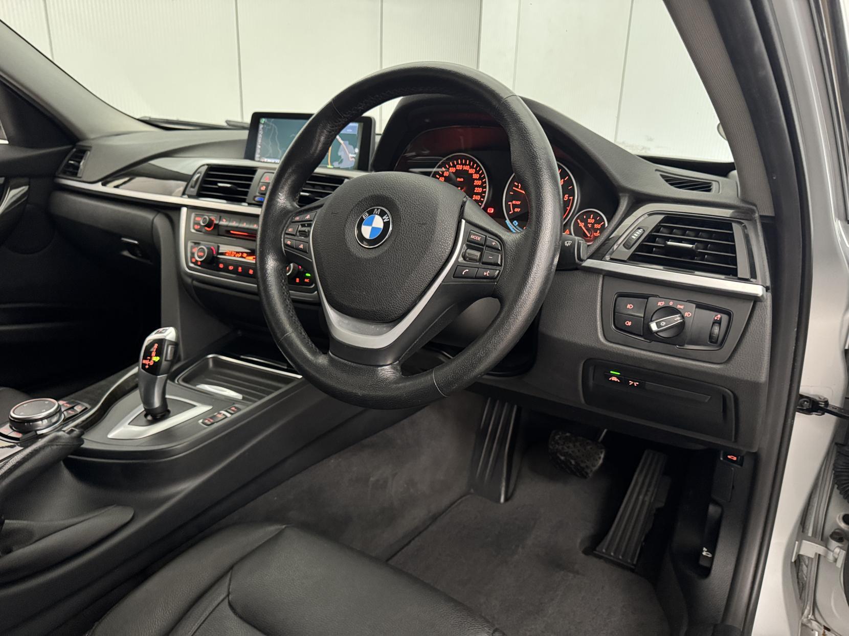 BMW 3 Series view 60