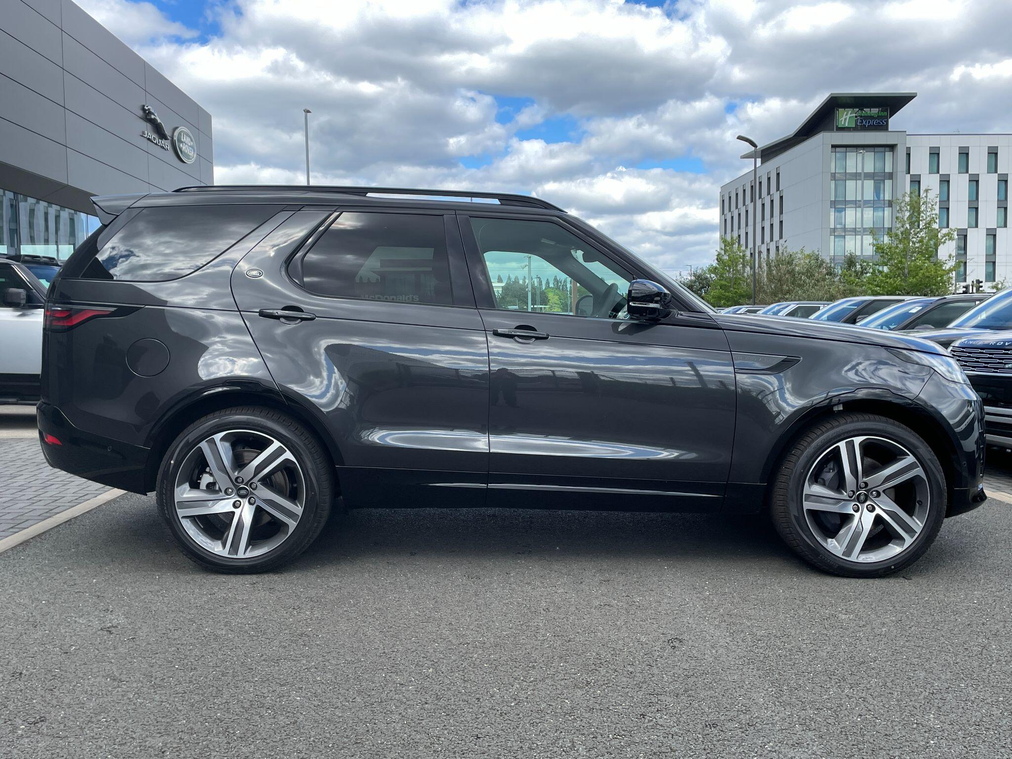 Land Rover Discovery view 8