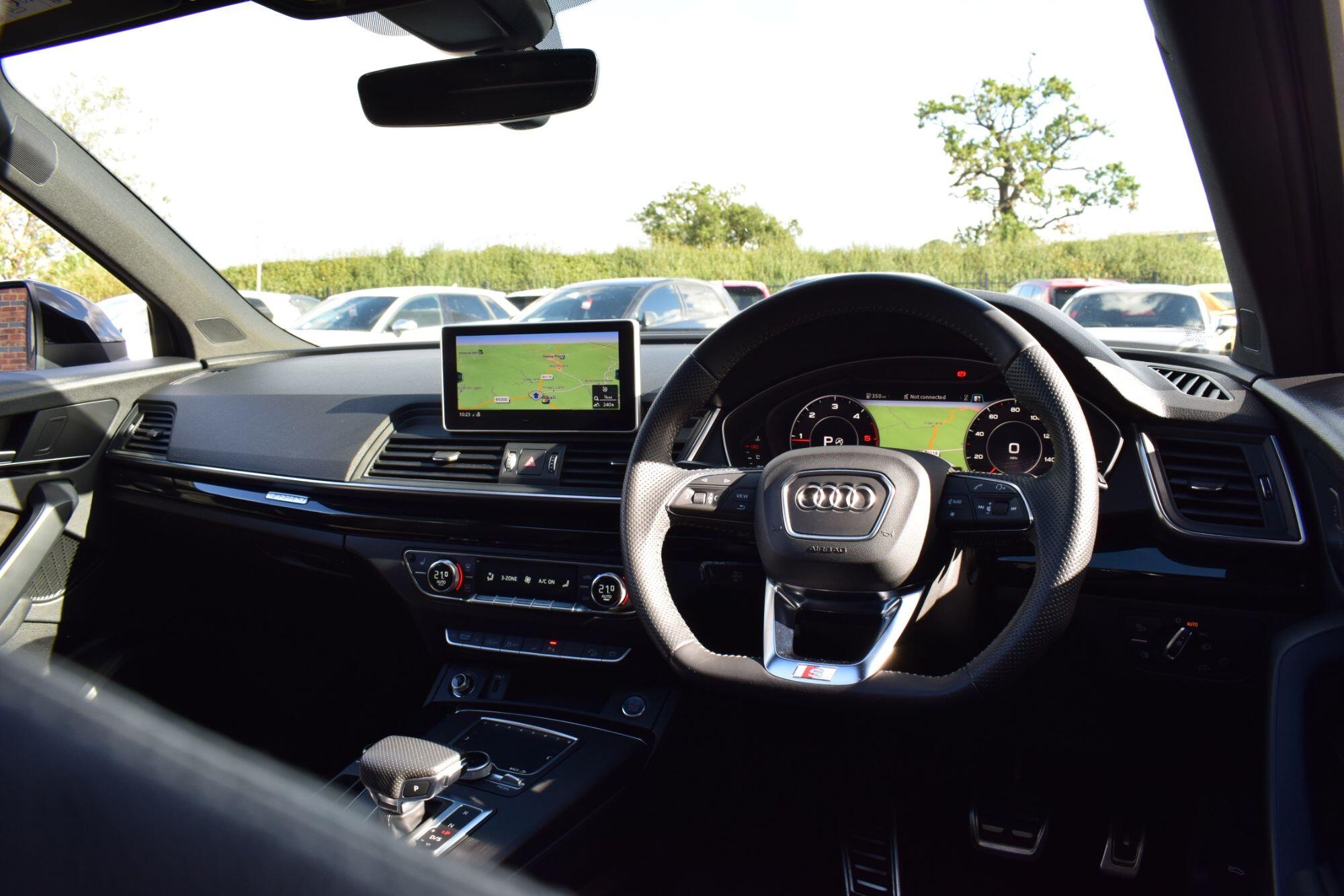 Audi Q5 view 20