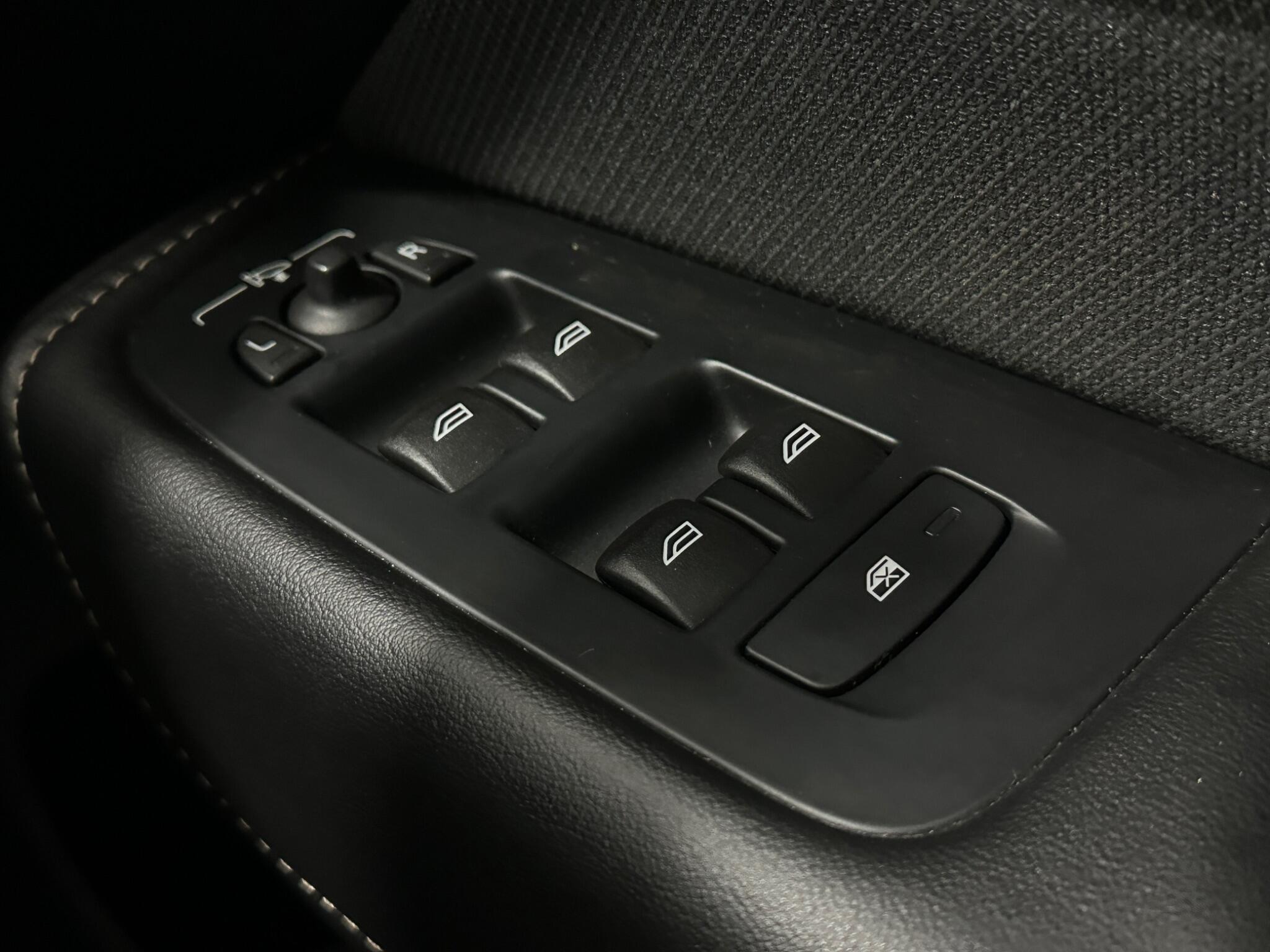 Volvo XC60 view 19